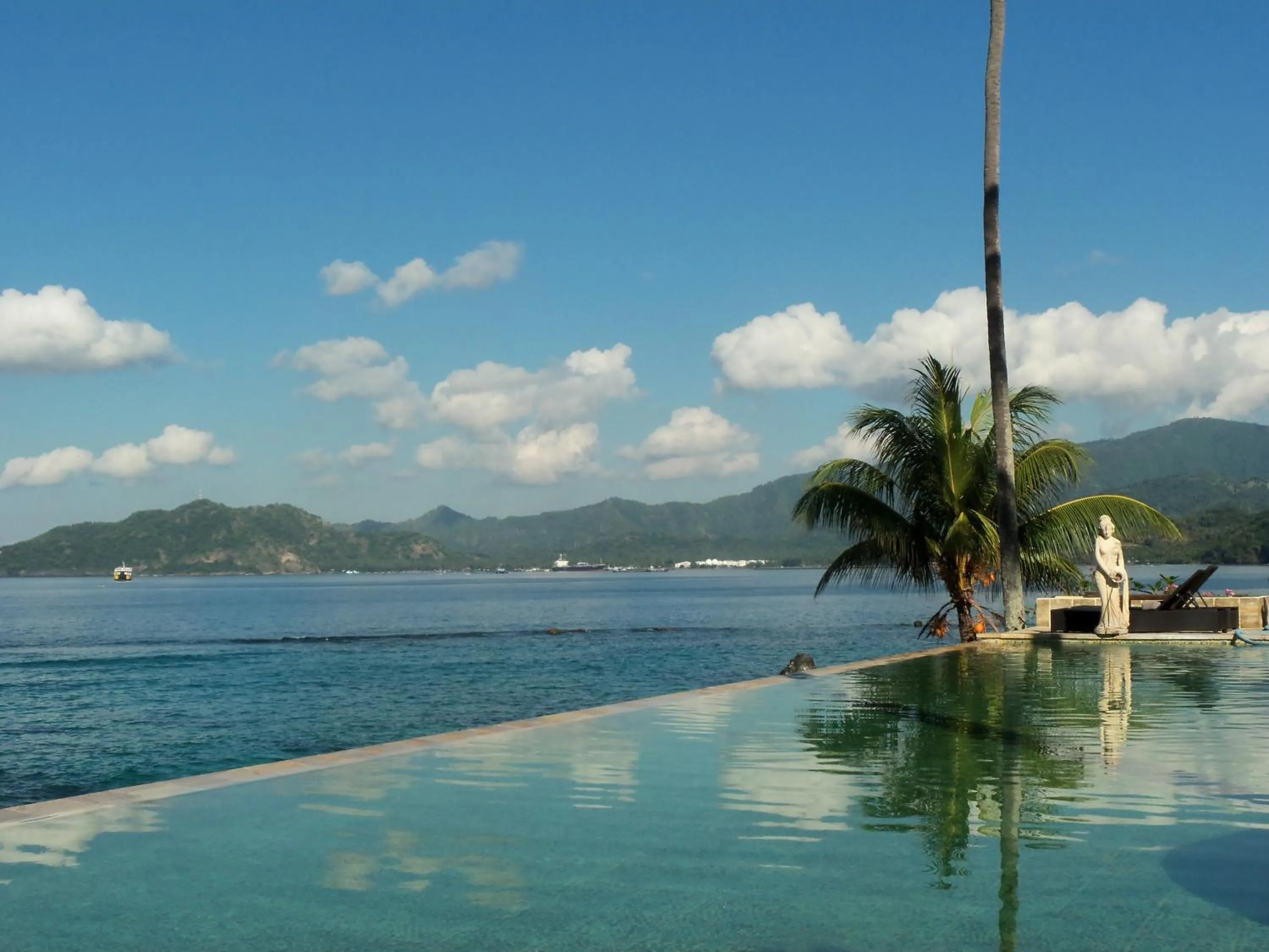 Swimming pool in Sea Breeze Candidasa