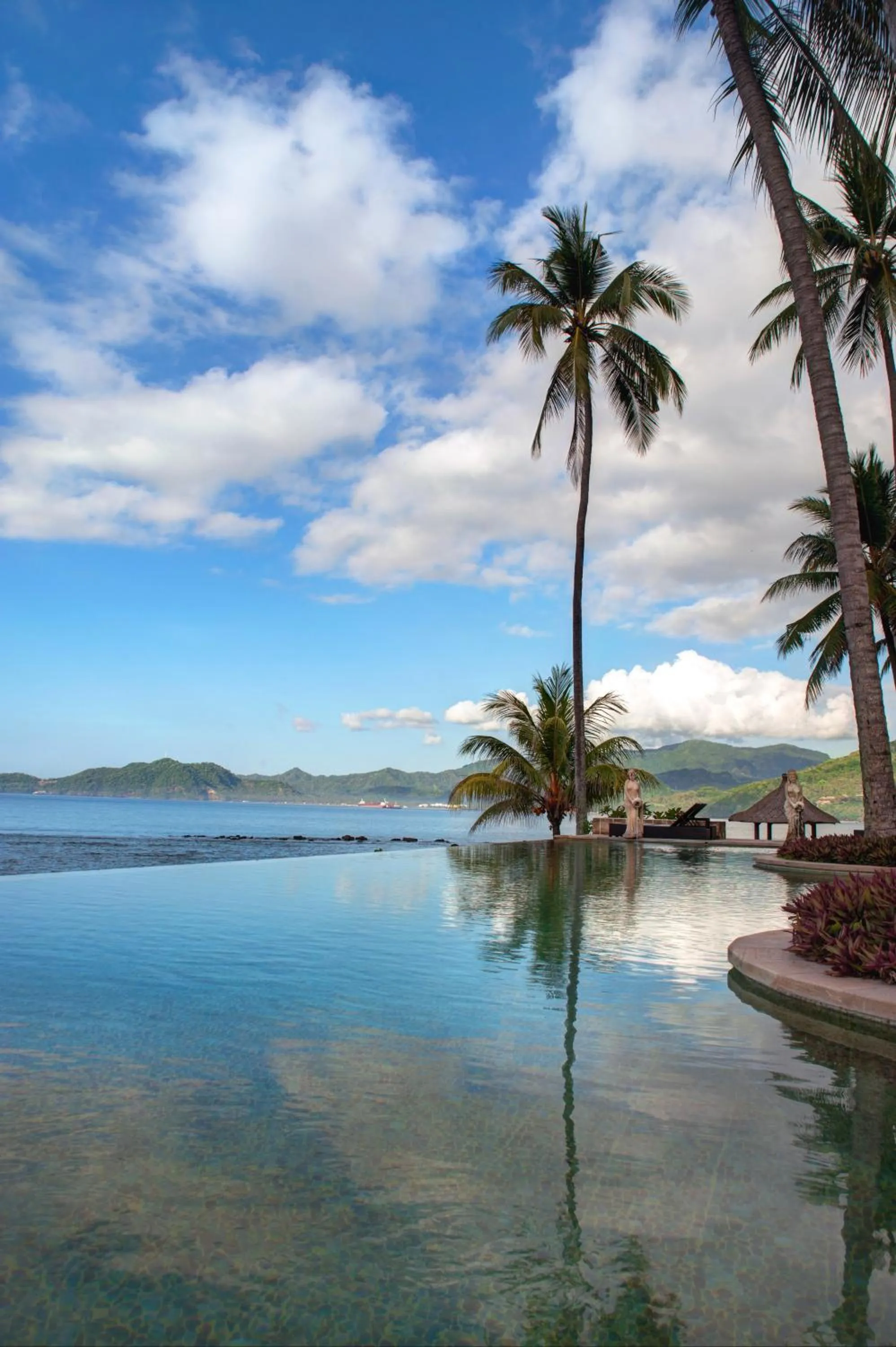 Swimming pool in Sea Breeze Candidasa