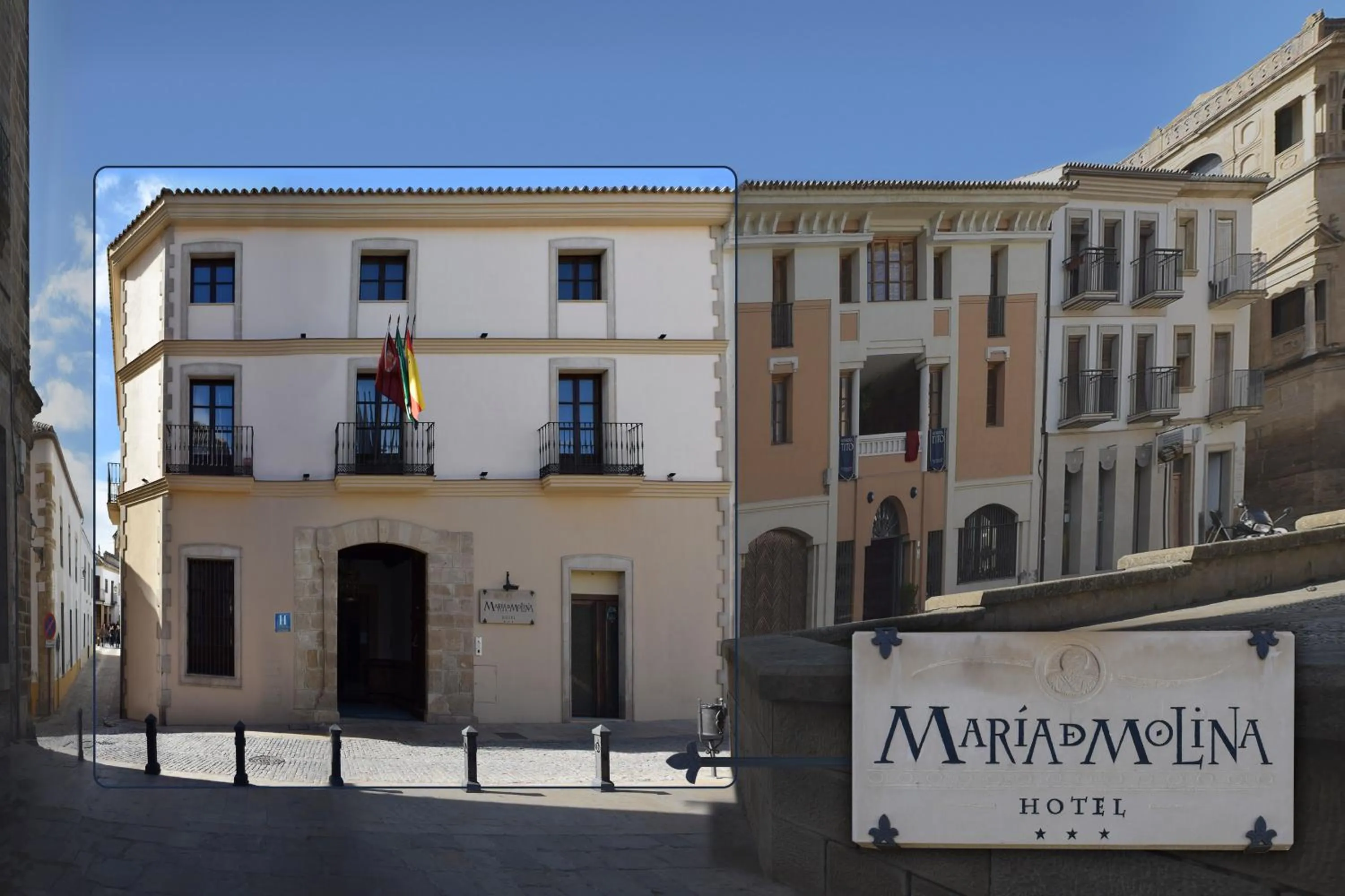 Property building in Hotel María de Molina