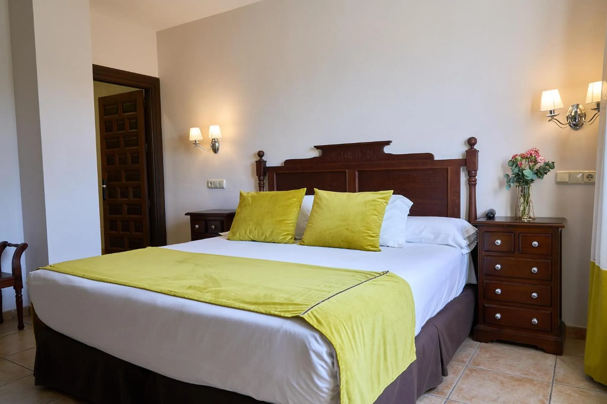 Decorative detail, Bed in Hotel María de Molina