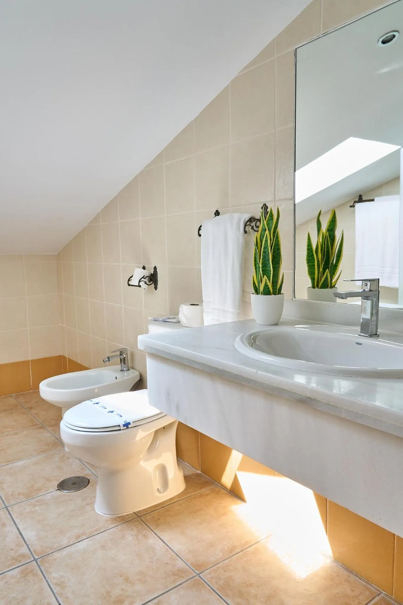 Bathroom in Hotel María de Molina