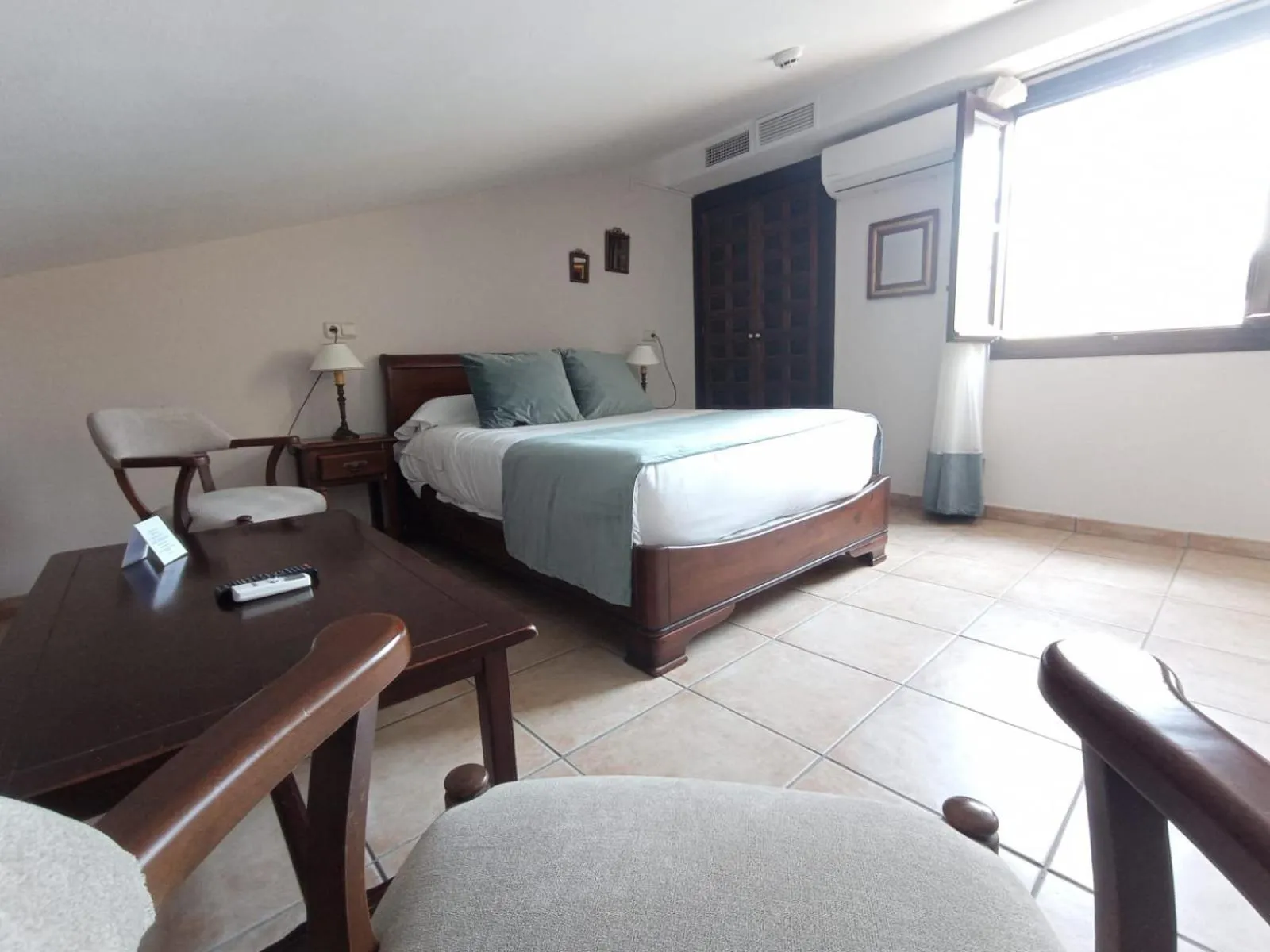 Bed in Hotel María de Molina