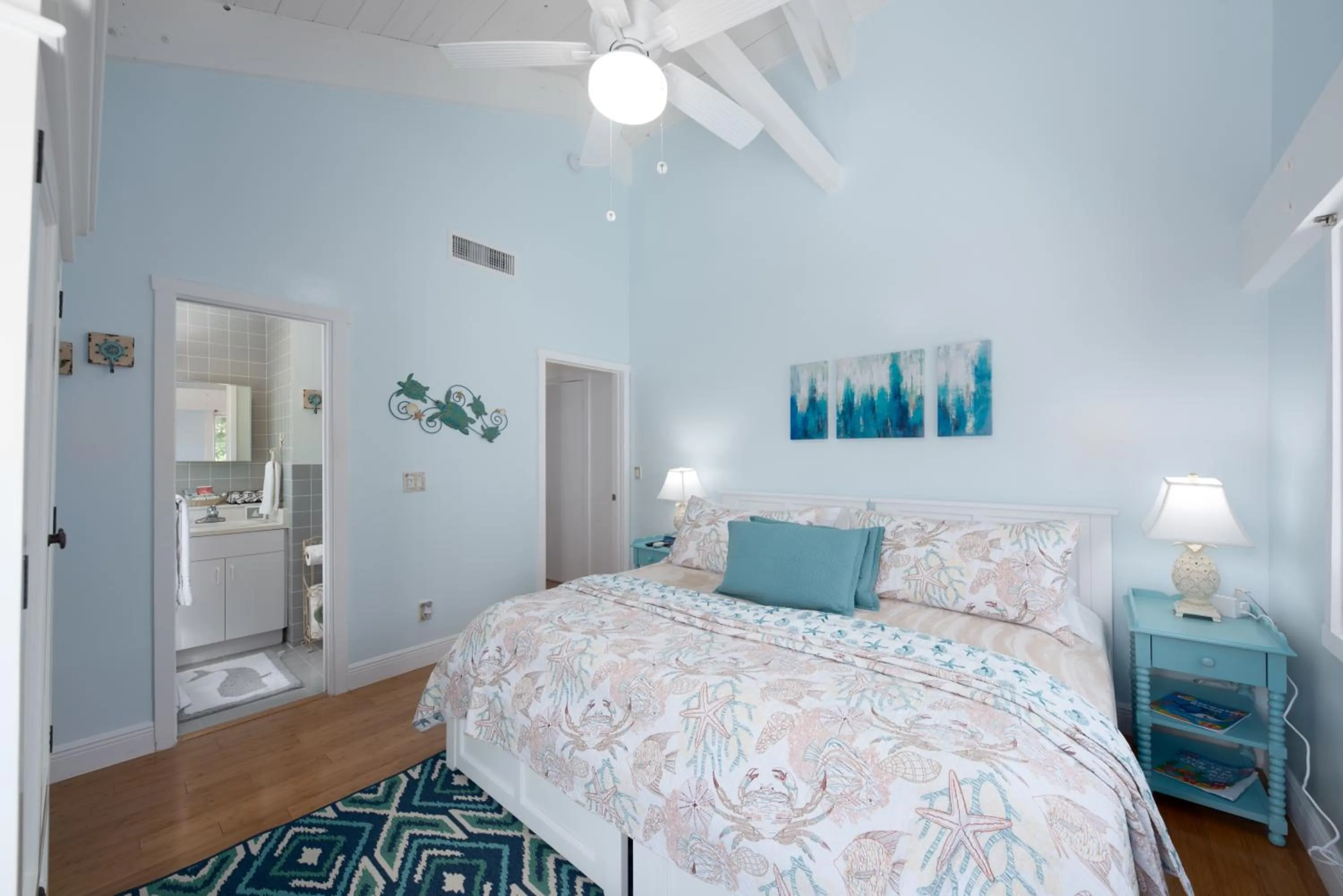 Bed in Aquarius North