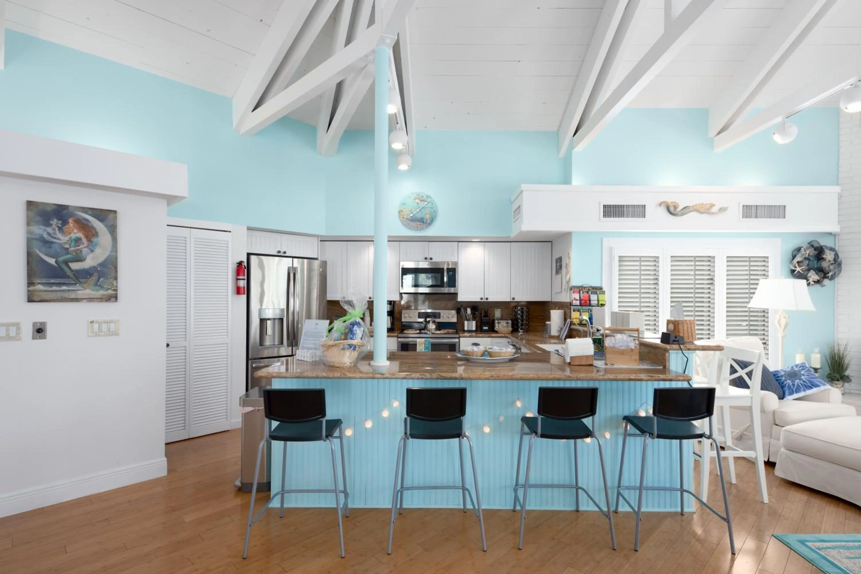 Kitchen or kitchenette in Aquarius North