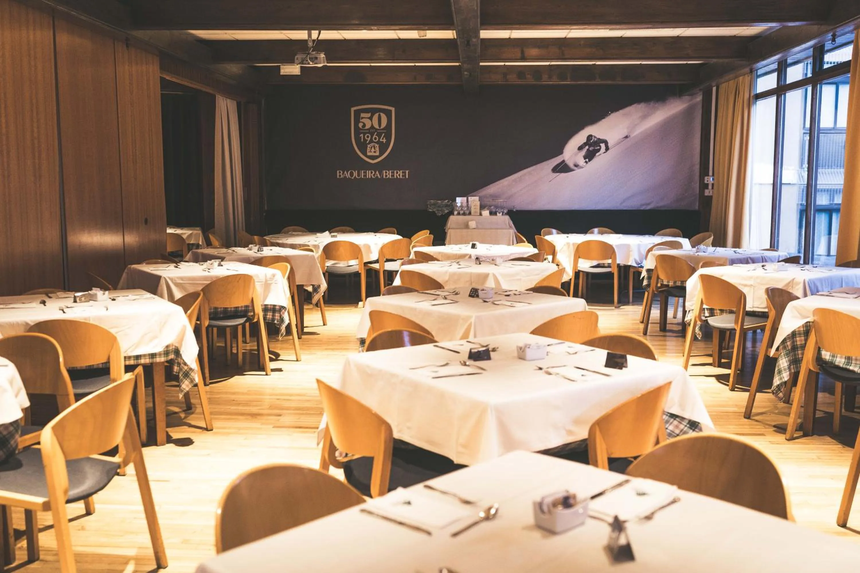 Restaurant/places to eat in Hotel Montarto