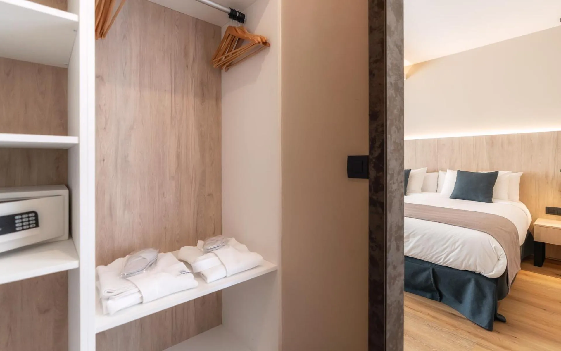 Bedroom, Bed in Hotel Montarto