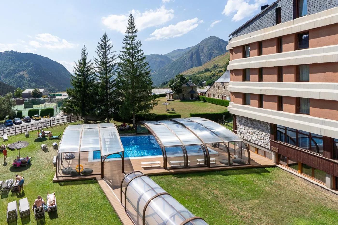 Swimming pool in Hotel Montarto