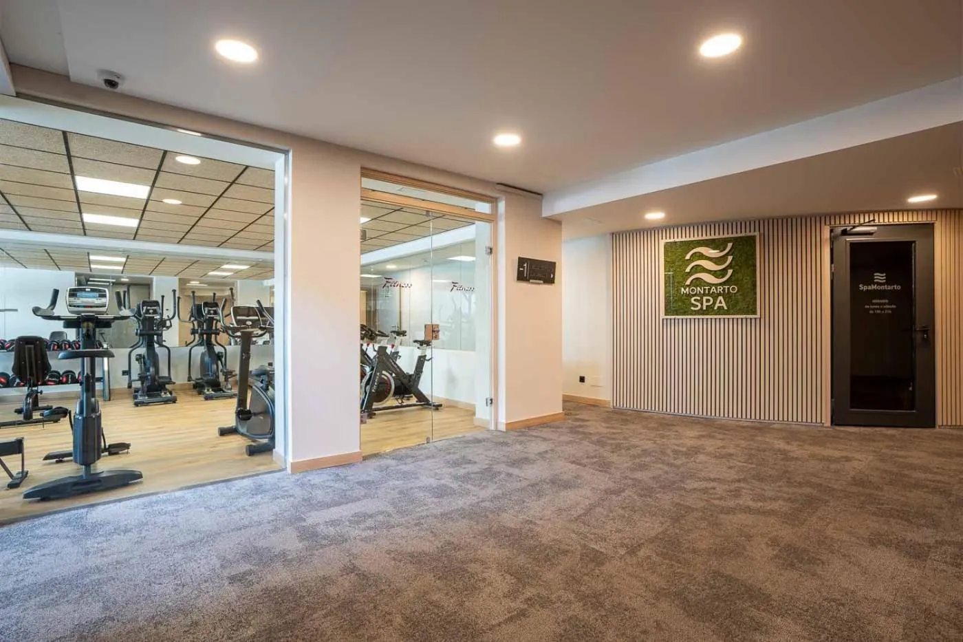 Swimming pool in Hotel Montarto