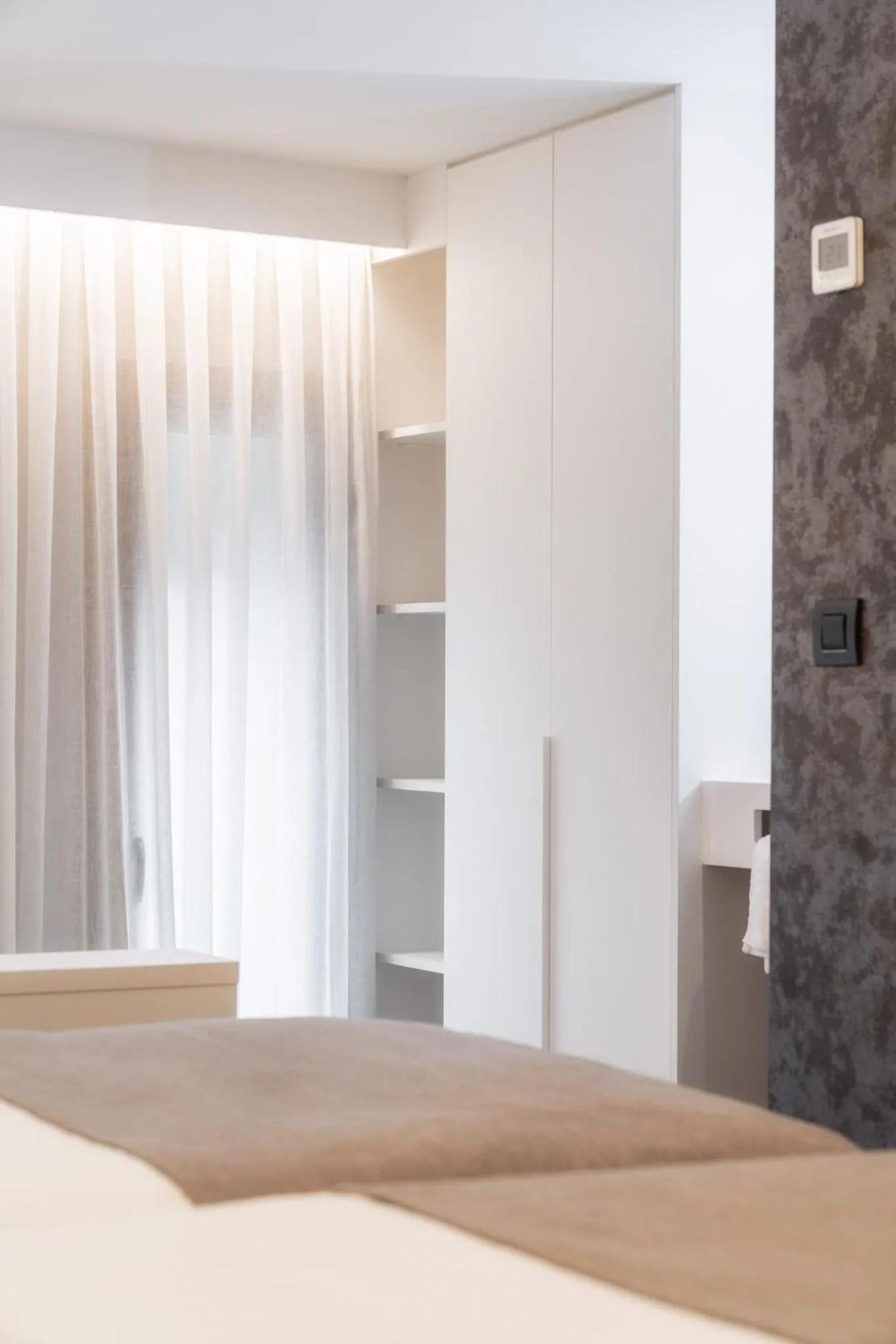 wardrobe, Bed in Hotel Montarto