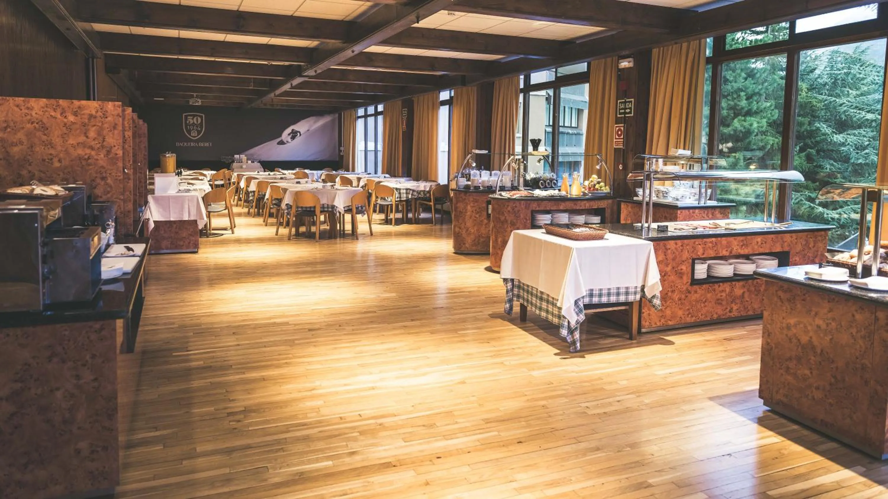 Restaurant/places to eat in Hotel Montarto