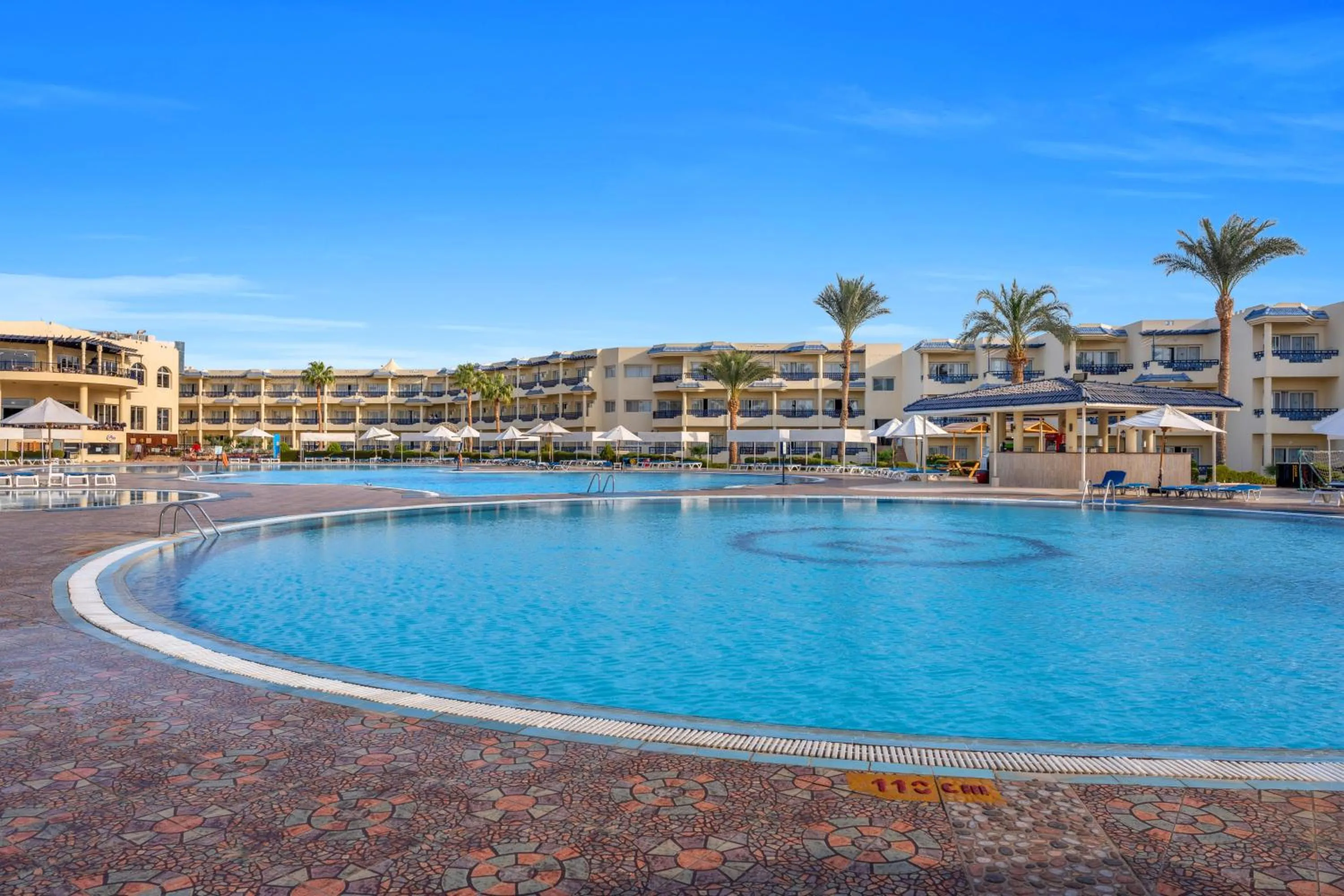 Swimming pool in Grand Oasis Resort