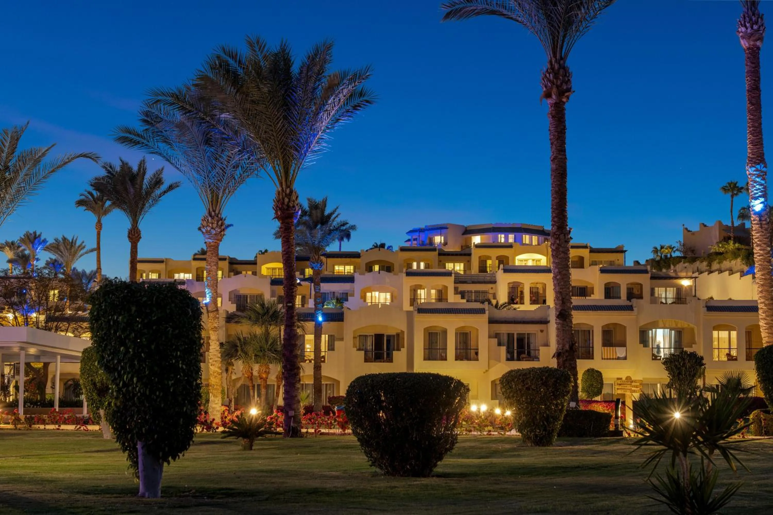 Property building in Grand Oasis Resort