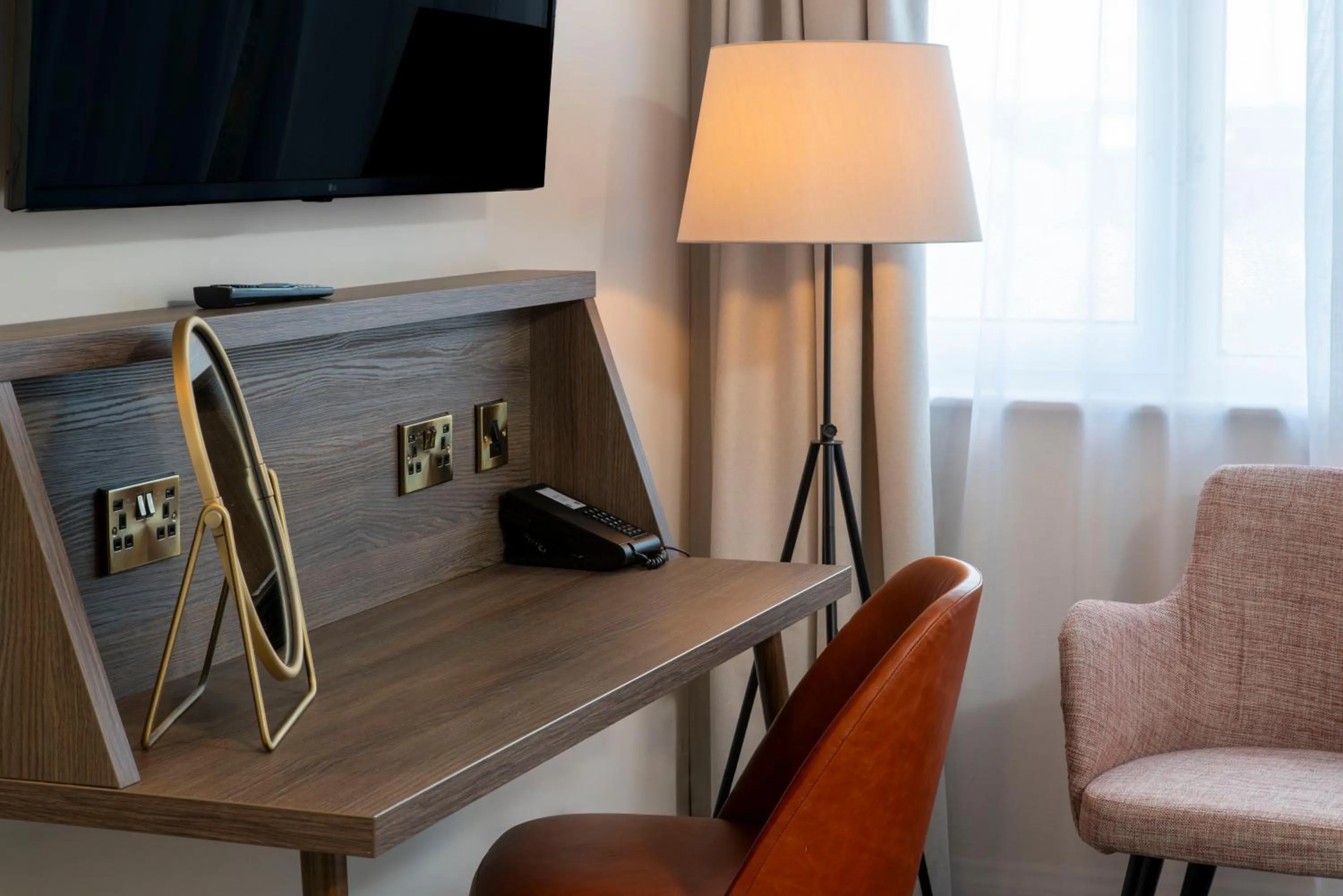 Coffee/tea facilities in London Croydon Aerodrome Hotel, BW Signature Collection