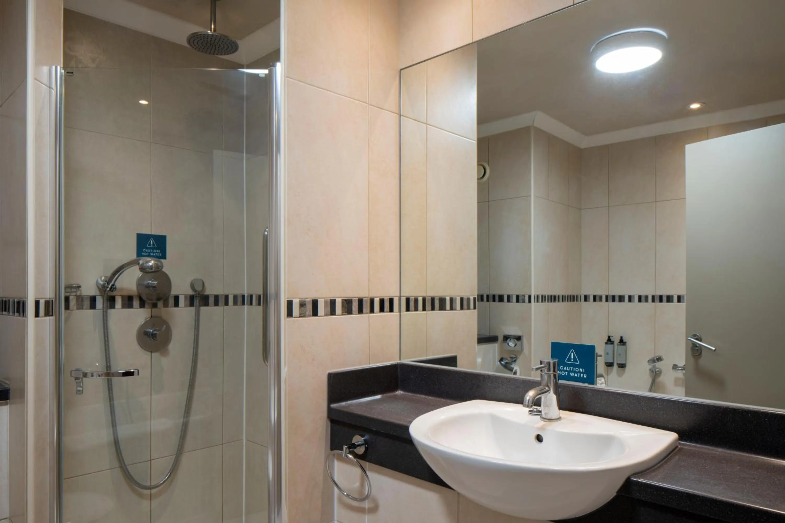 Shower in London Croydon Aerodrome Hotel, BW Signature Collection
