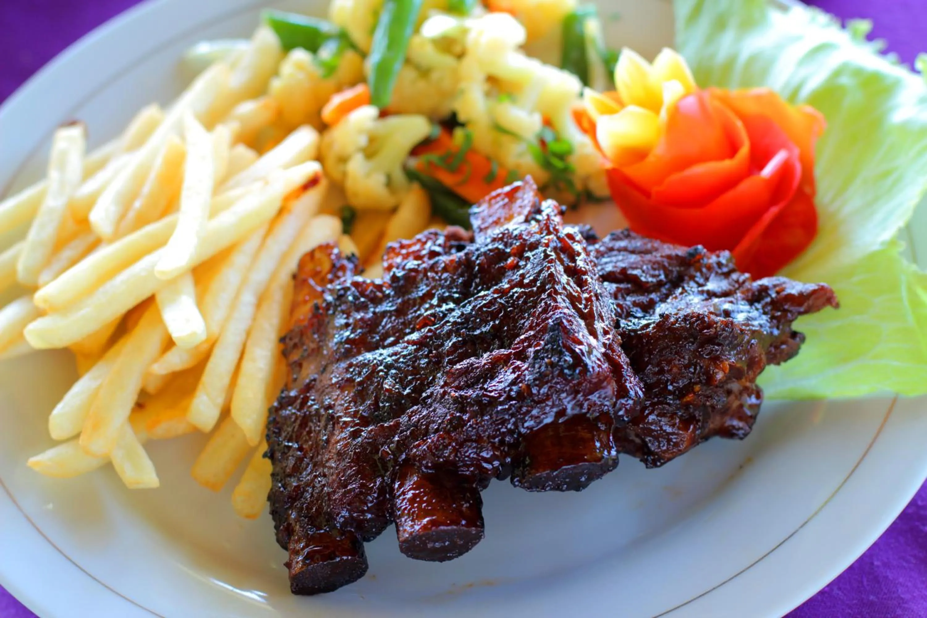 Restaurant/places to eat in Crystal Bay Bungalows