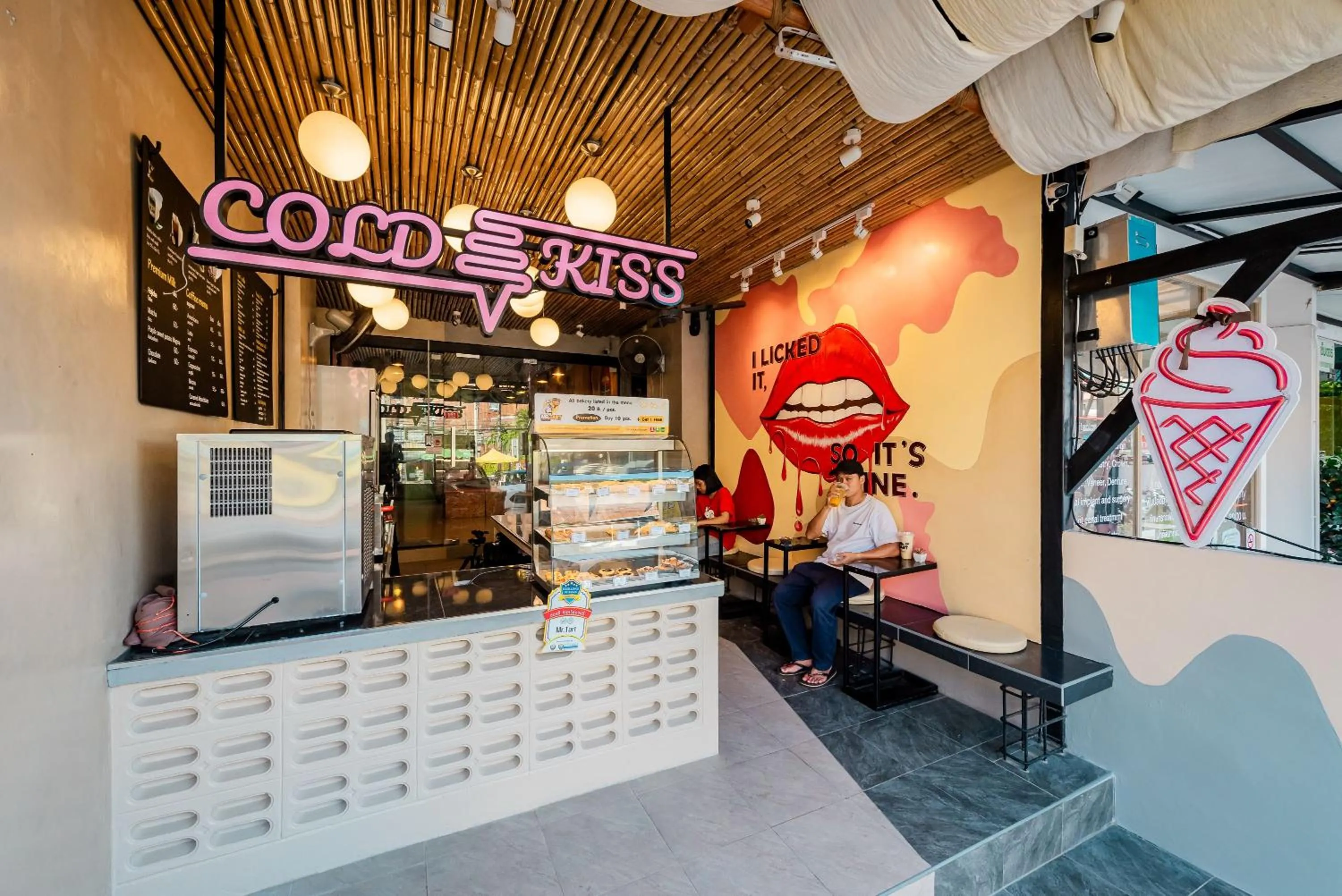 Facade/entrance in Sleeper Hostel