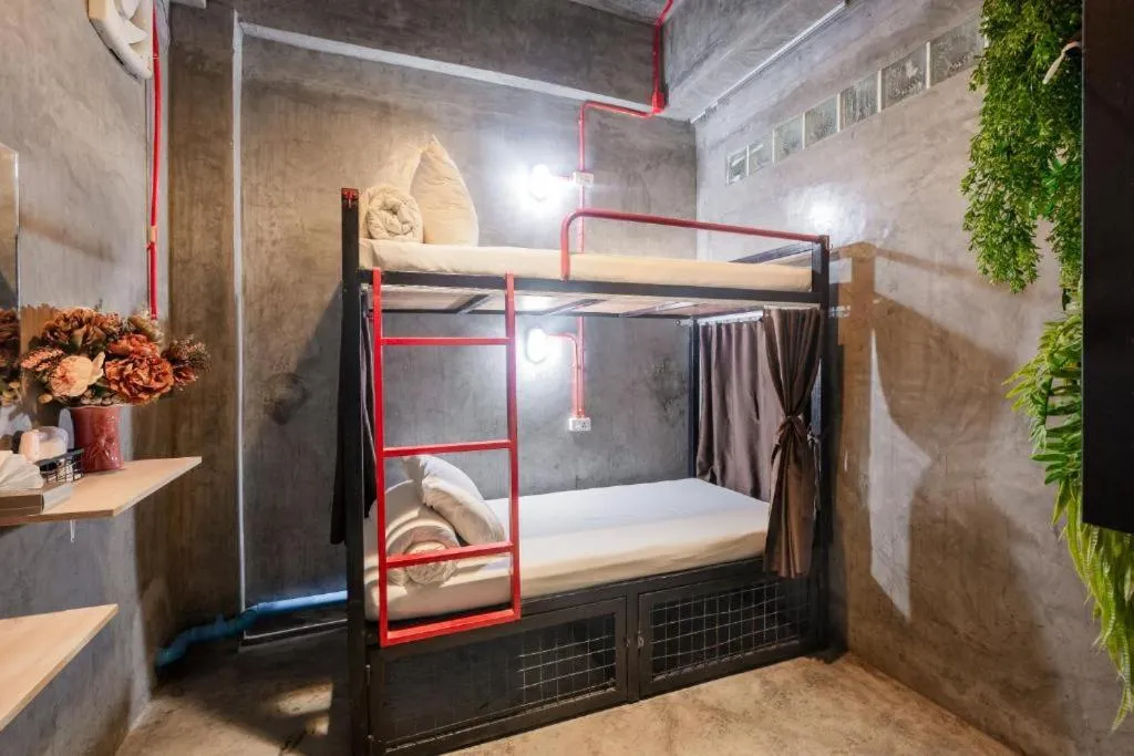 Photo of the whole room, Bed in Sleeper Hostel