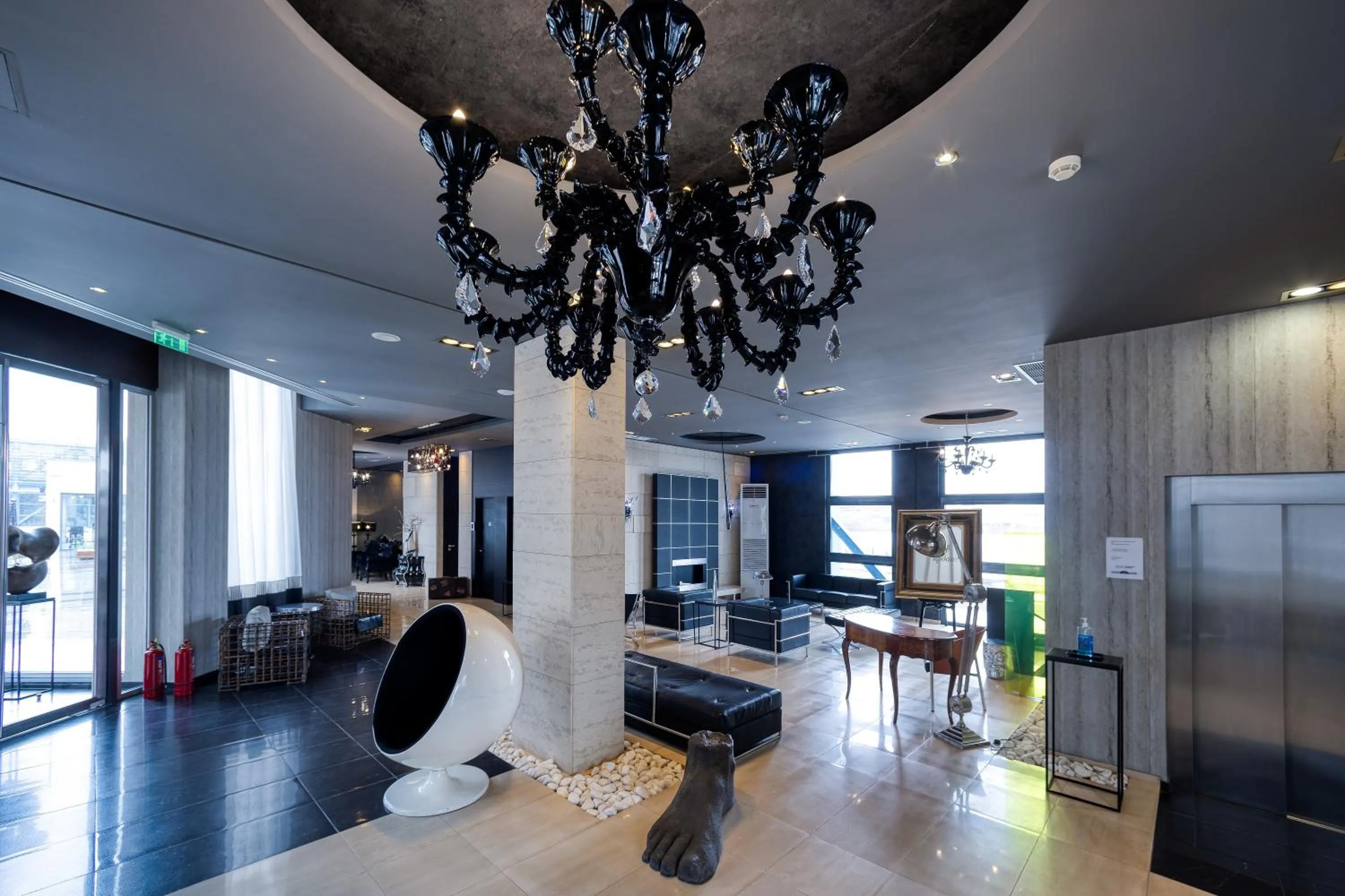 Lobby or reception in Gallery Art Hotel