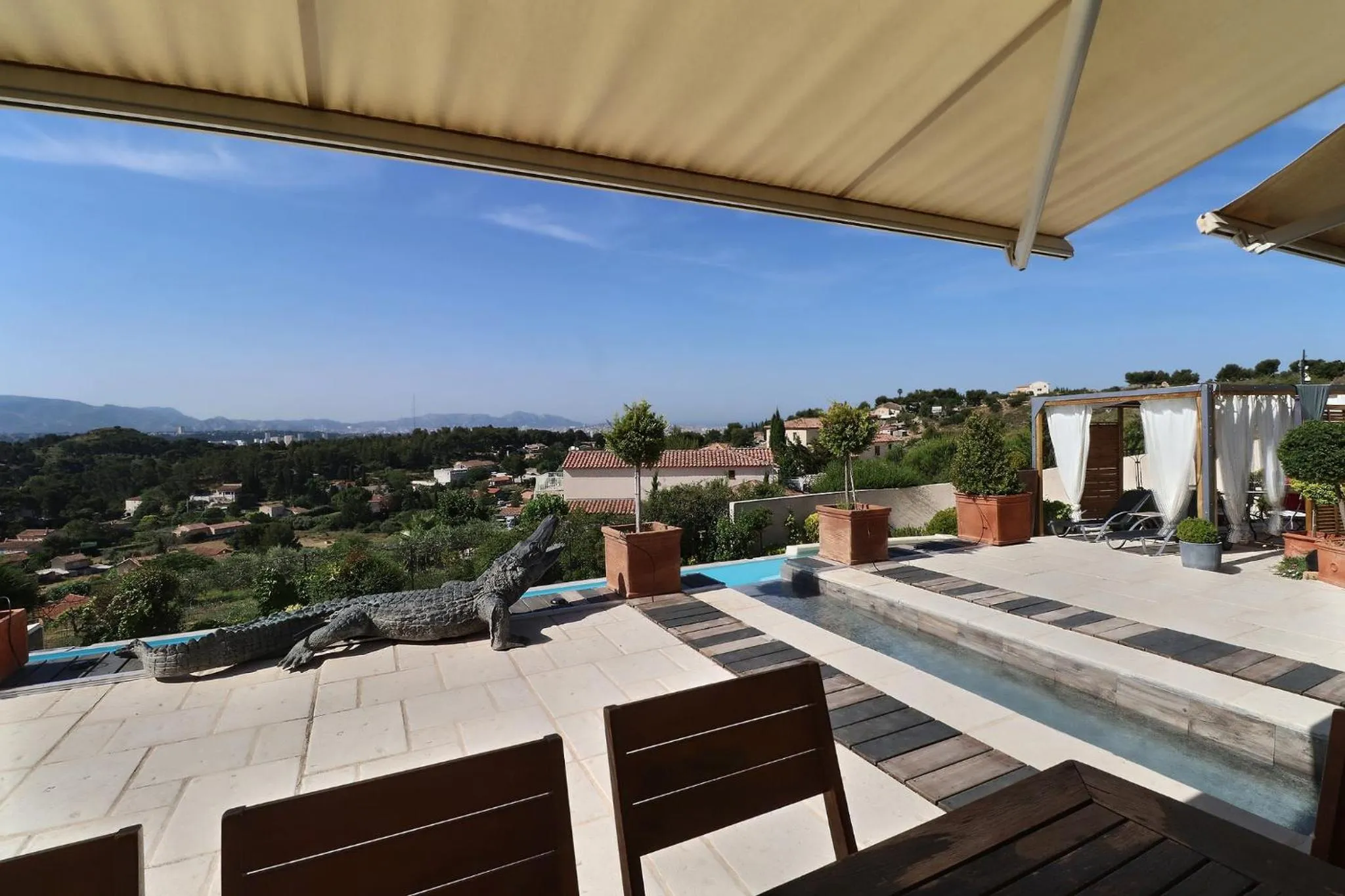 Balcony/Terrace in La Villa Blanche