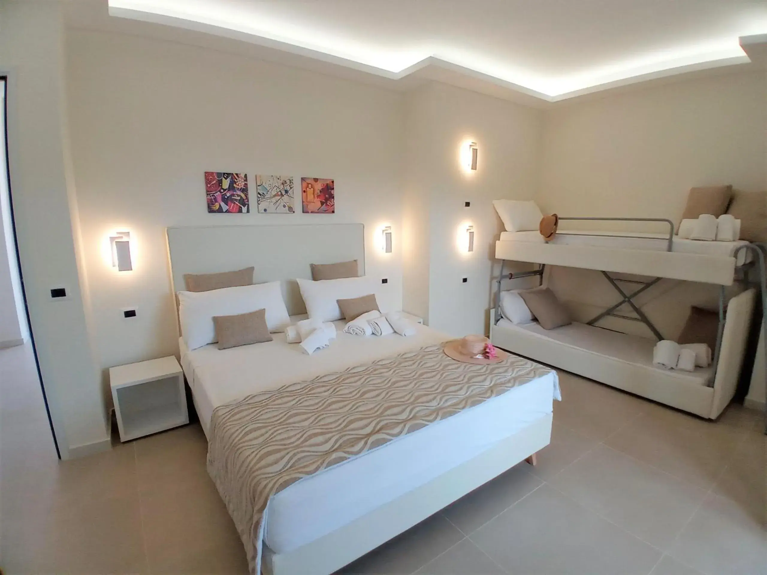 Quadruple Room with Terrace in Il Calabriano Residence Quadruple Room with Terrace in Il Calabriano Residence