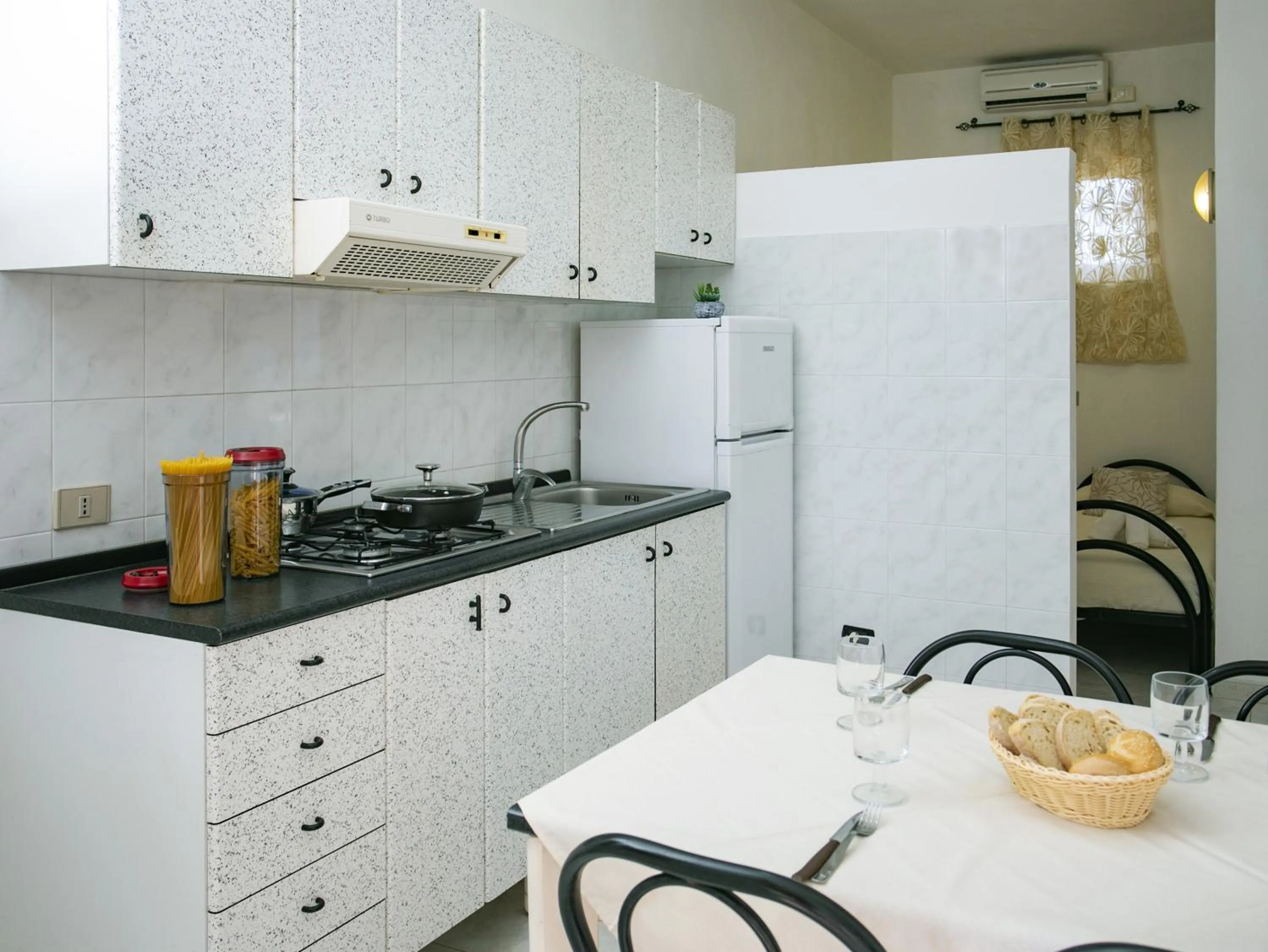 Kitchen or kitchenette in Il Calabriano Residence