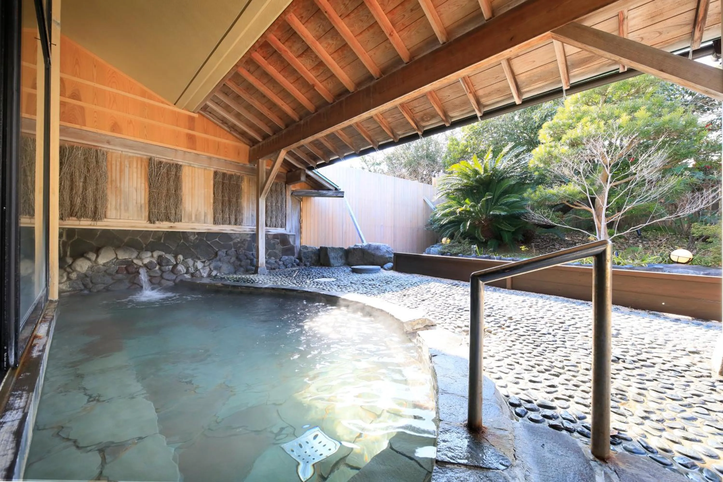 Hot Spring Bath in Kaike Fuga