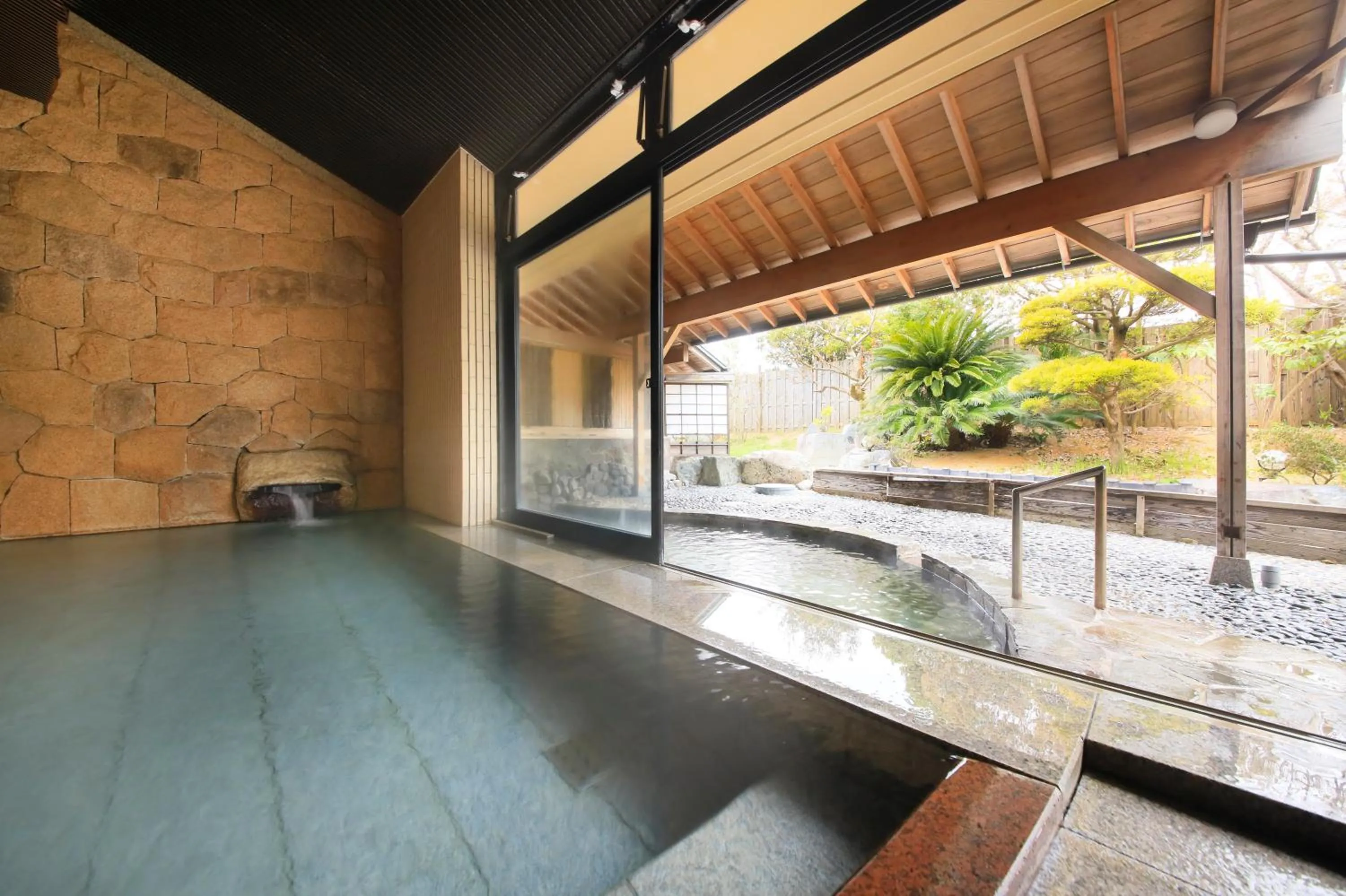 Hot Spring Bath in Kaike Fuga