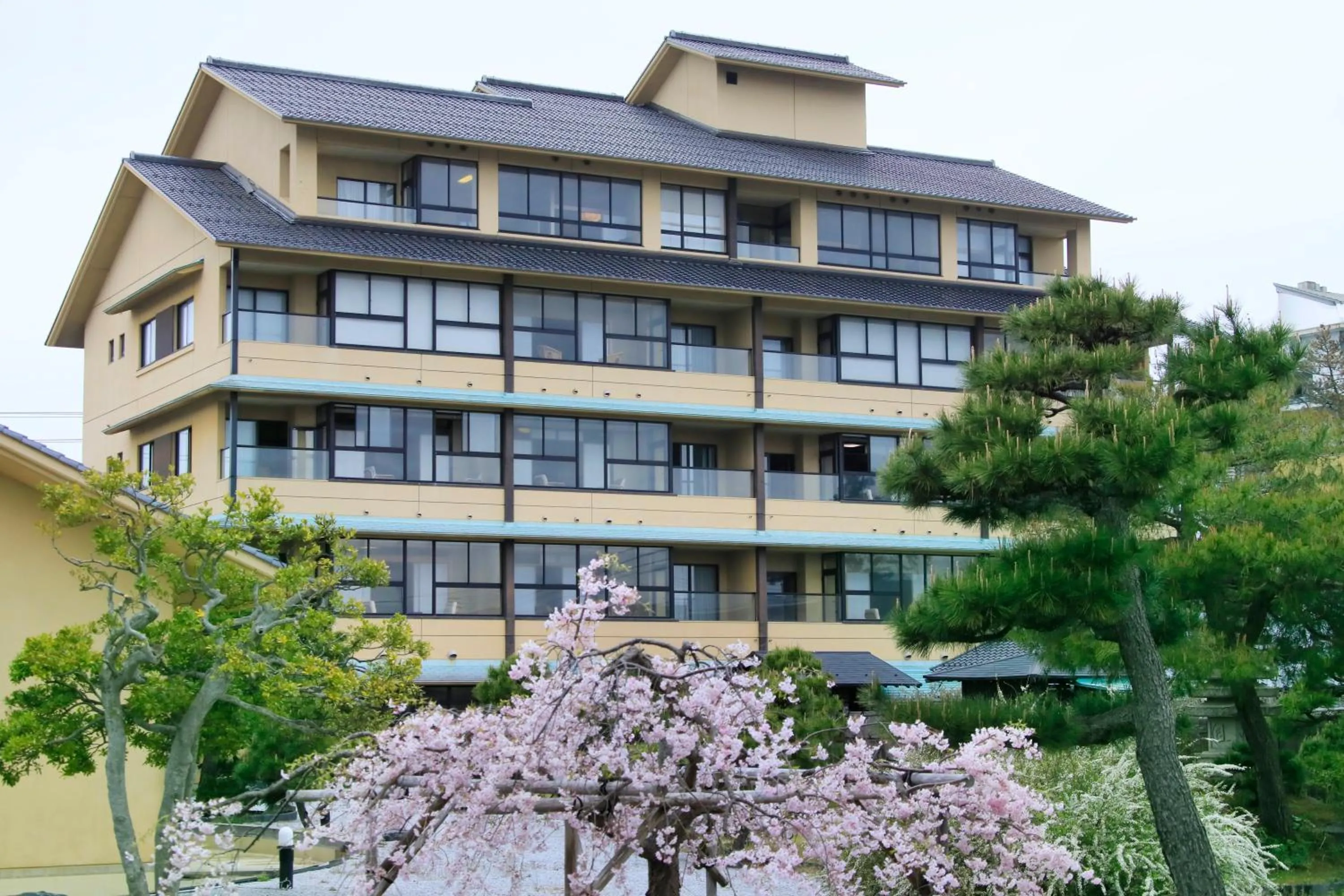 Property building in Kaike Fuga