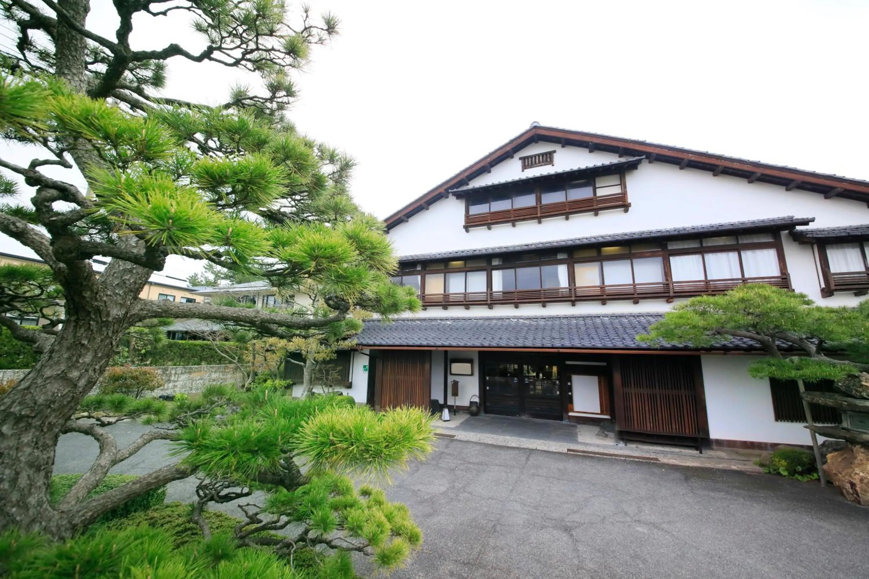 Property building in Kaike Fuga