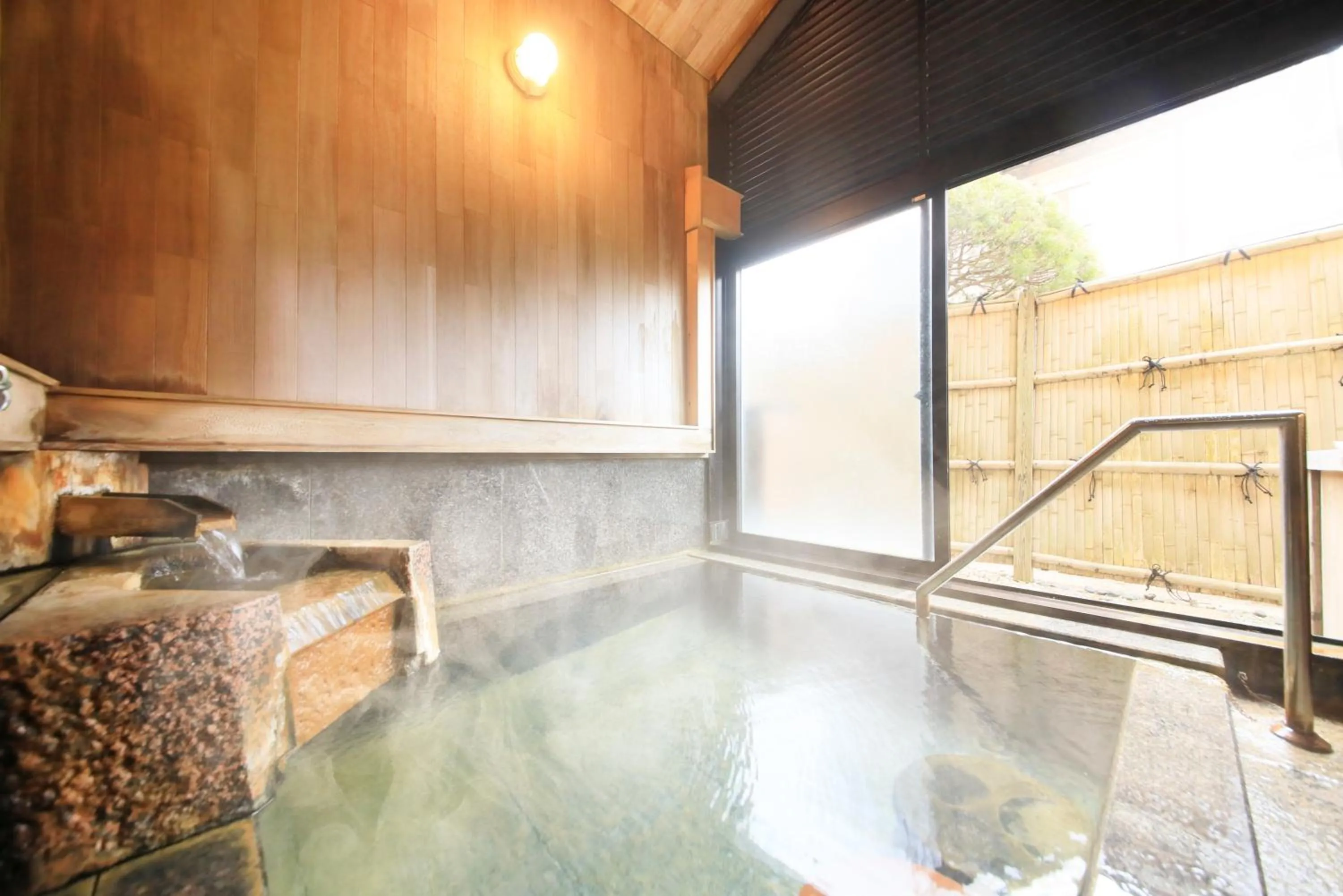 Hot Spring Bath in Kaike Fuga