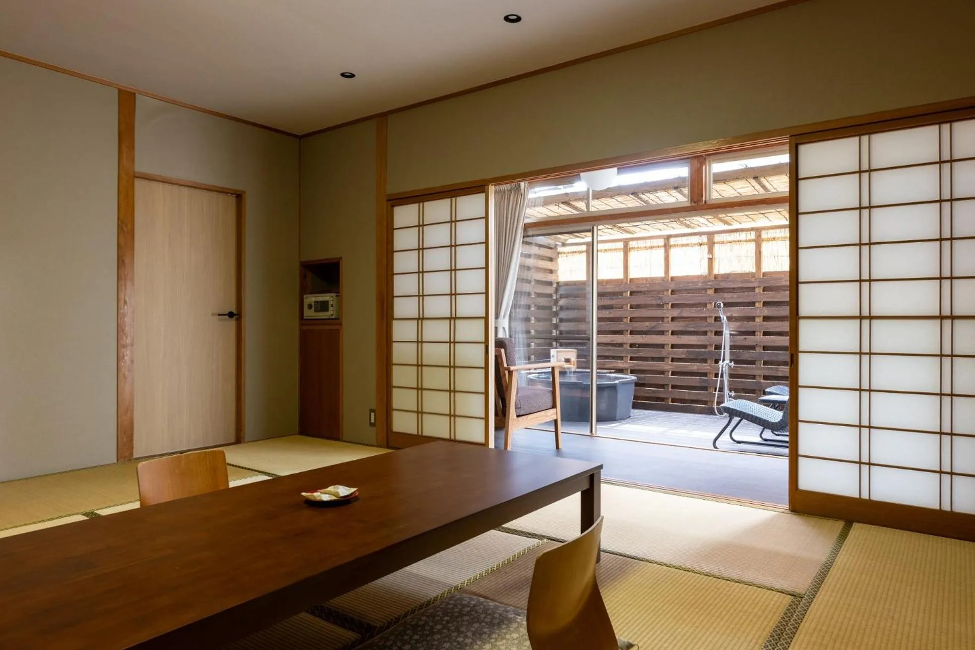 Photo of the whole room in Kaike Fuga