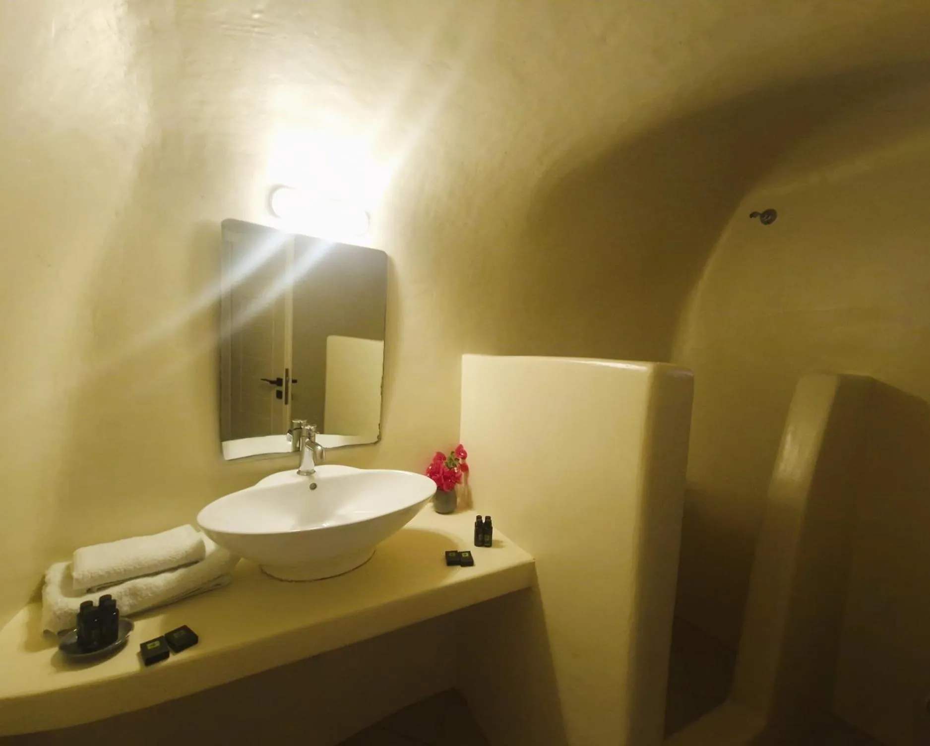 Bathroom in Kykladonisia Traditional Settlement