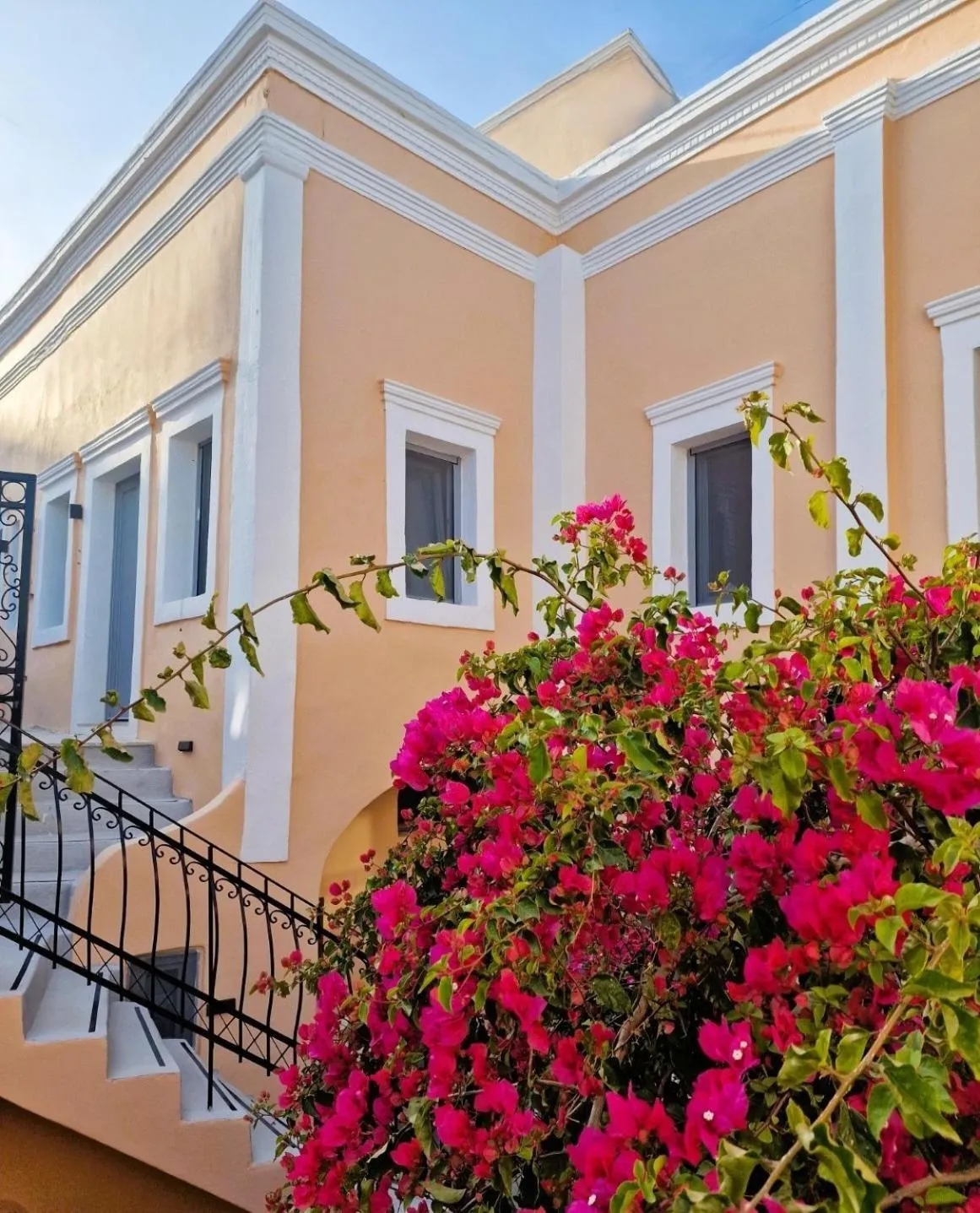 Property building in Kykladonisia Traditional Settlement