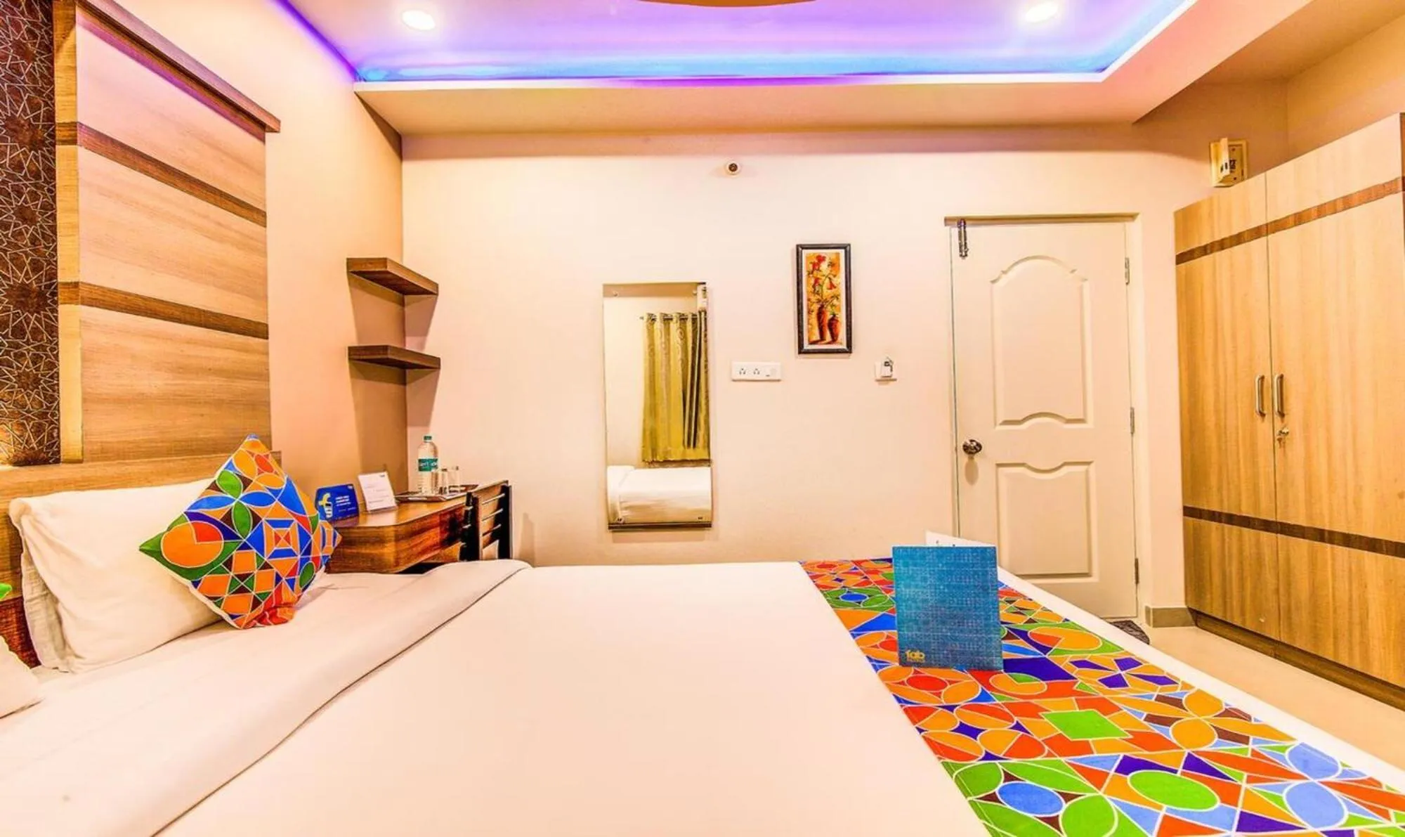 Bed in Via Emara Boutique