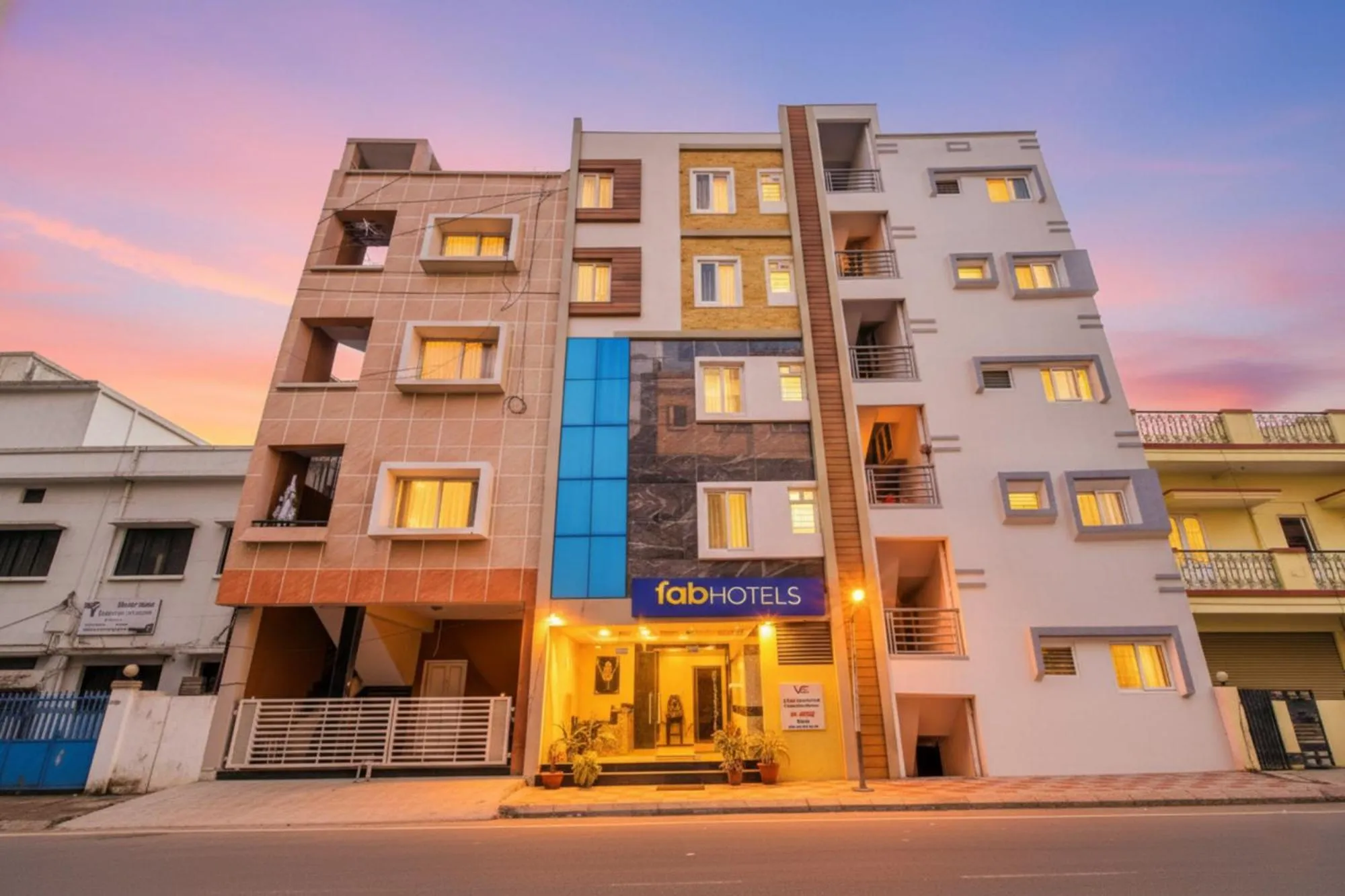 Facade/entrance in Via Emara Boutique