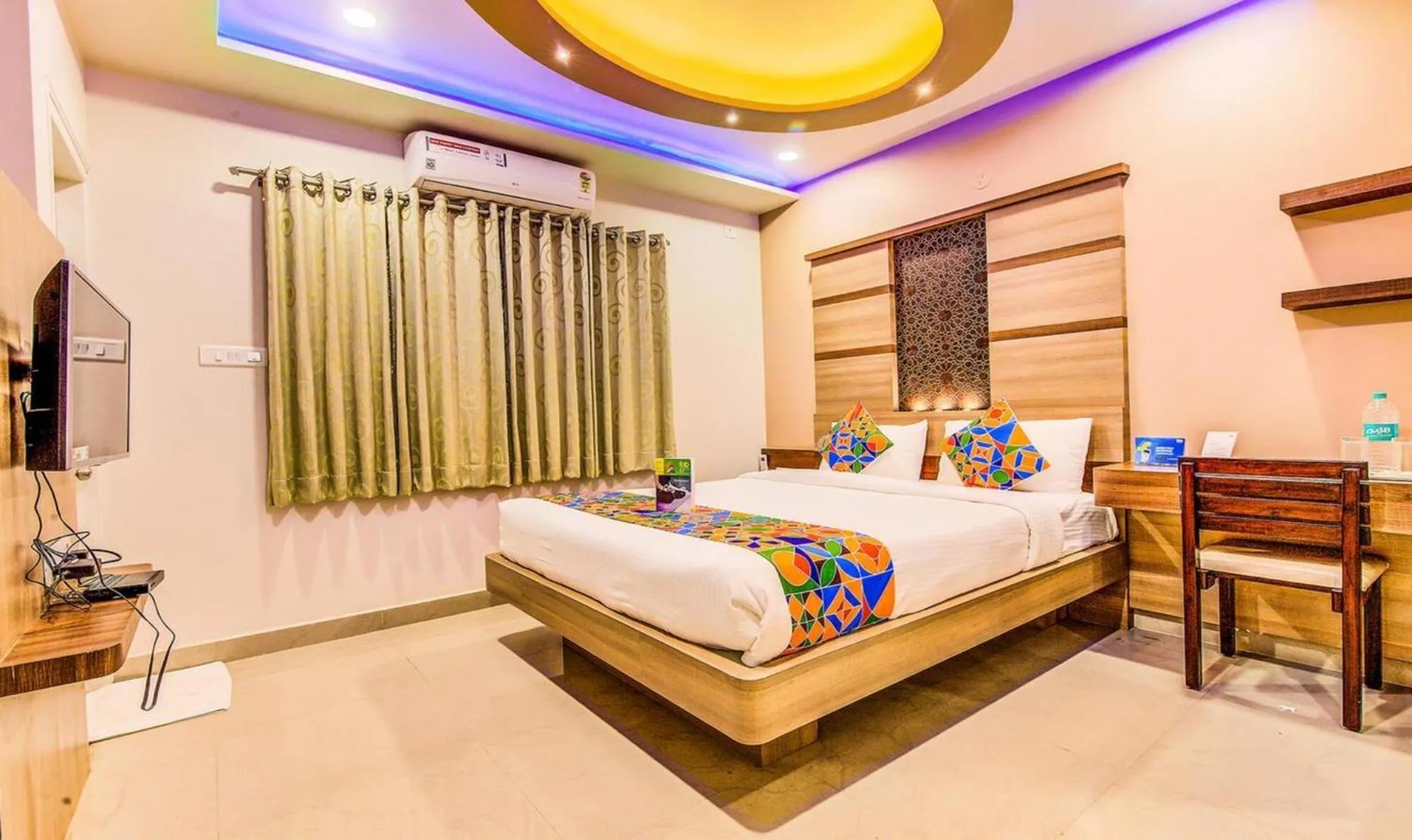 Bed in Via Emara Boutique