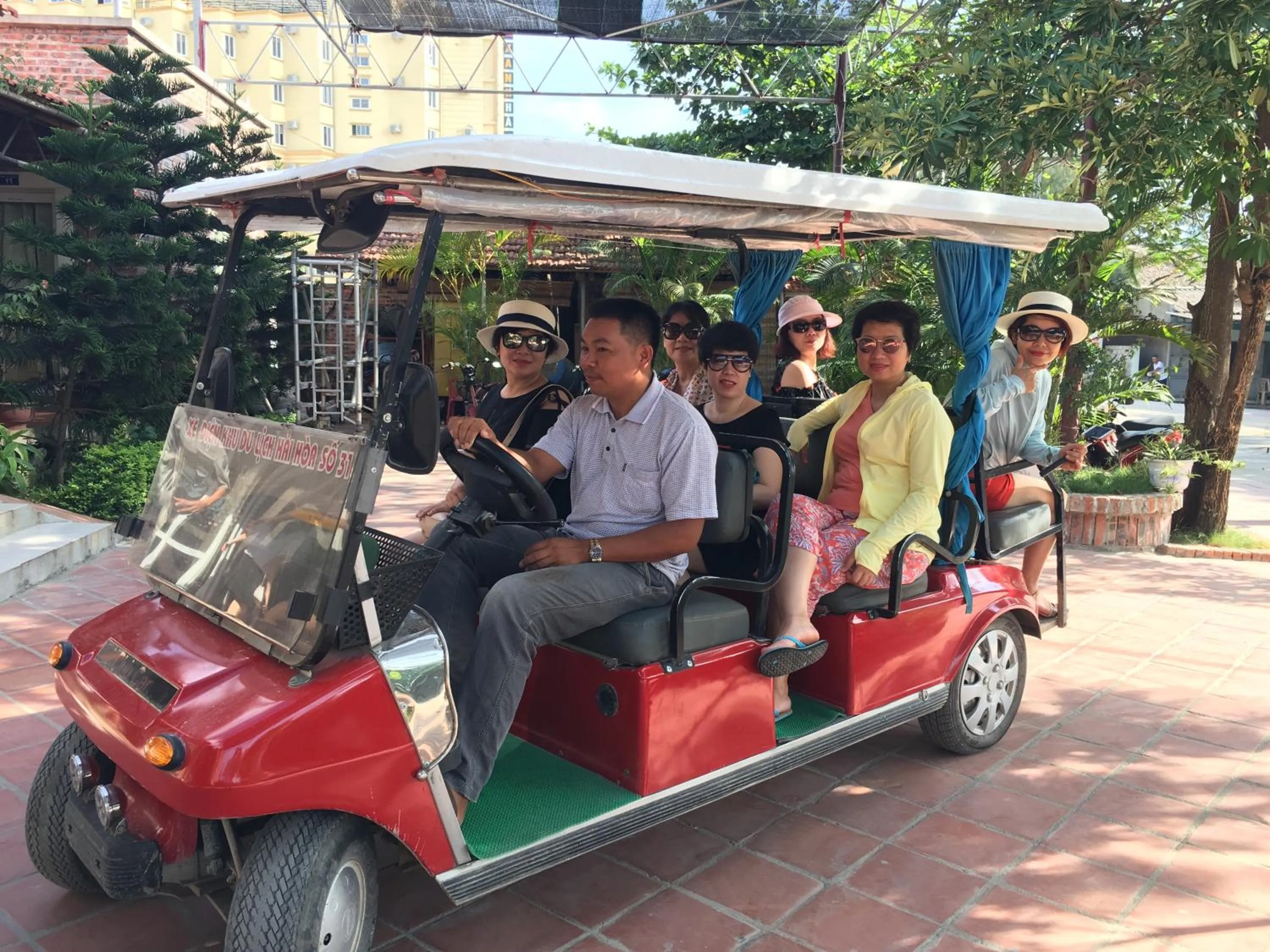 Hiking in Ngoc Linh Villas