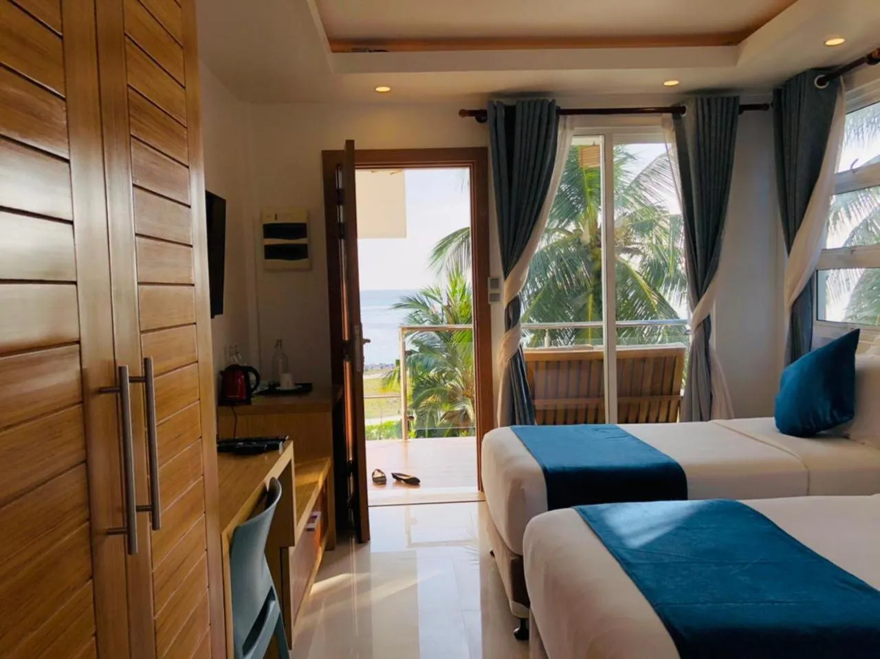 Garden view, Bed in Reef Edge Thulusdhoo, Maldives