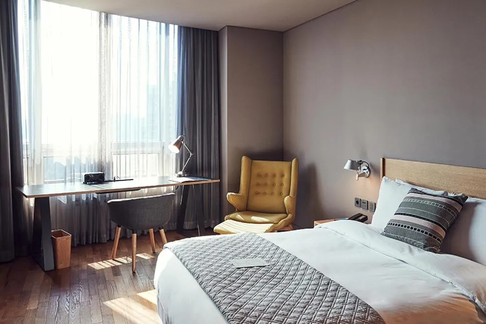 Bed in La Casa Hotel Seoul