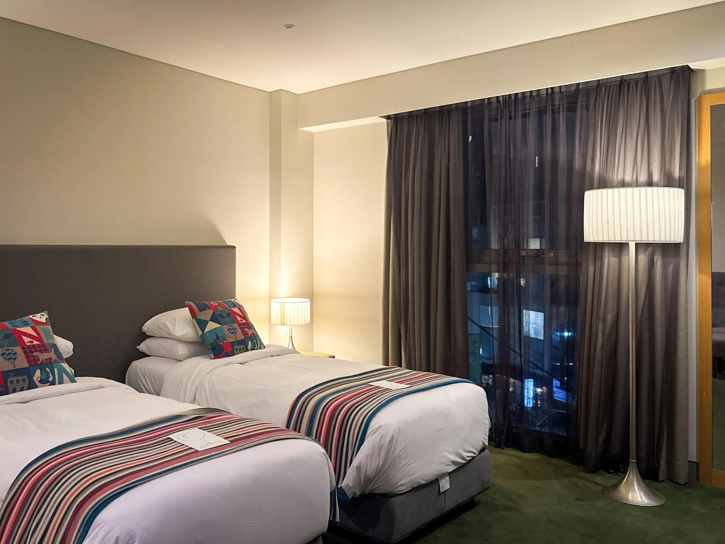 Bed in La Casa Hotel Seoul