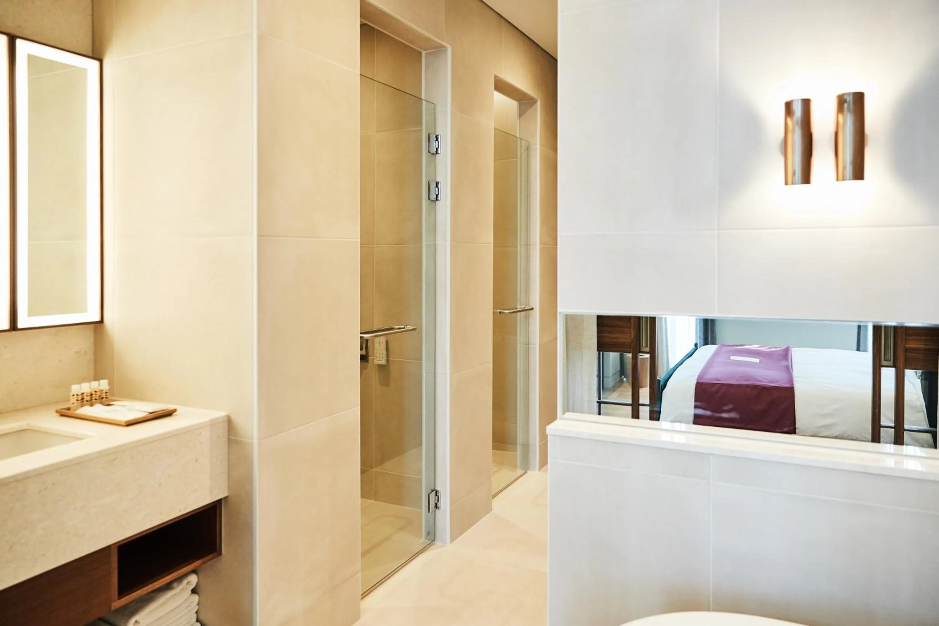 Bed in La Casa Hotel Seoul