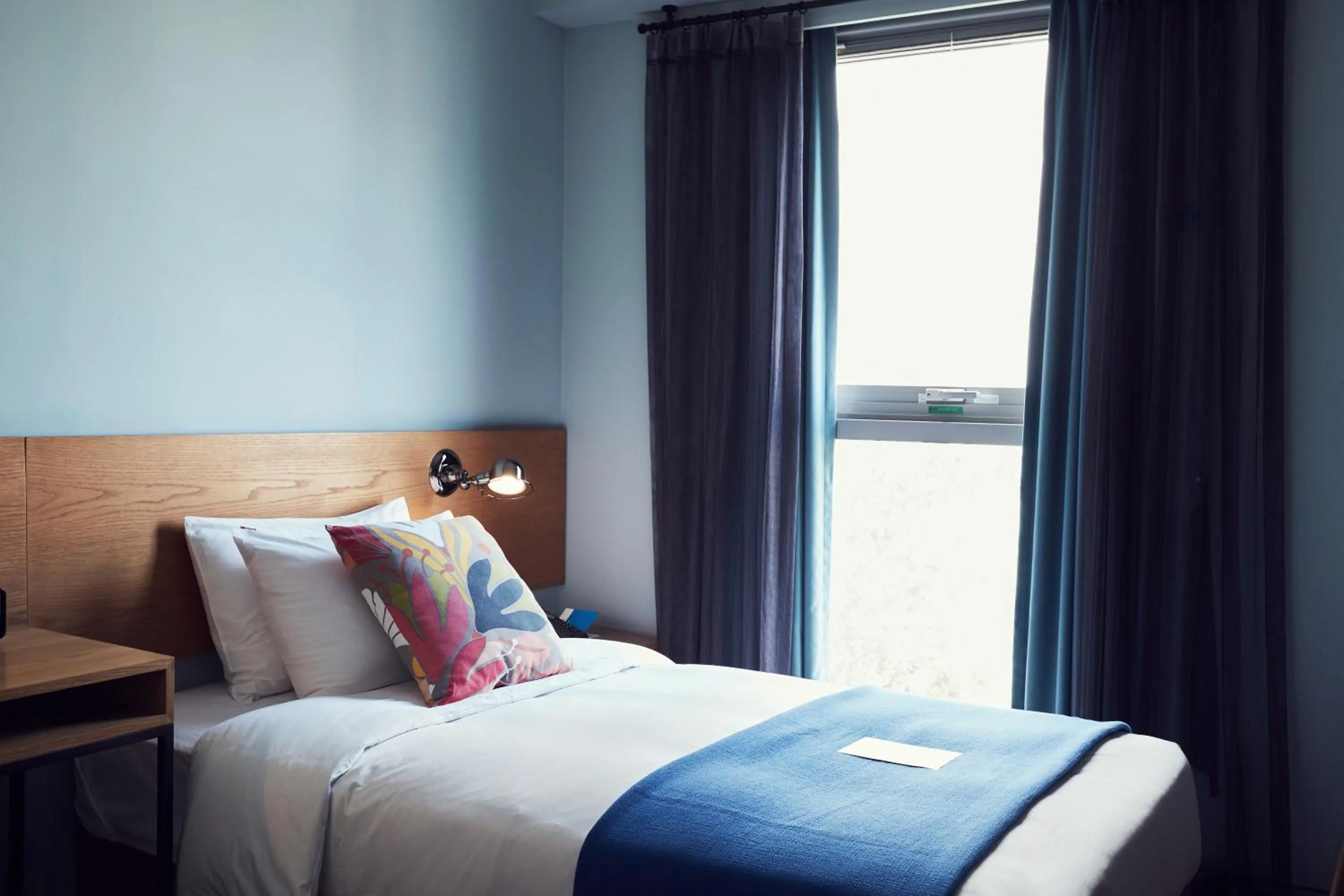 Bed in La Casa Hotel Seoul