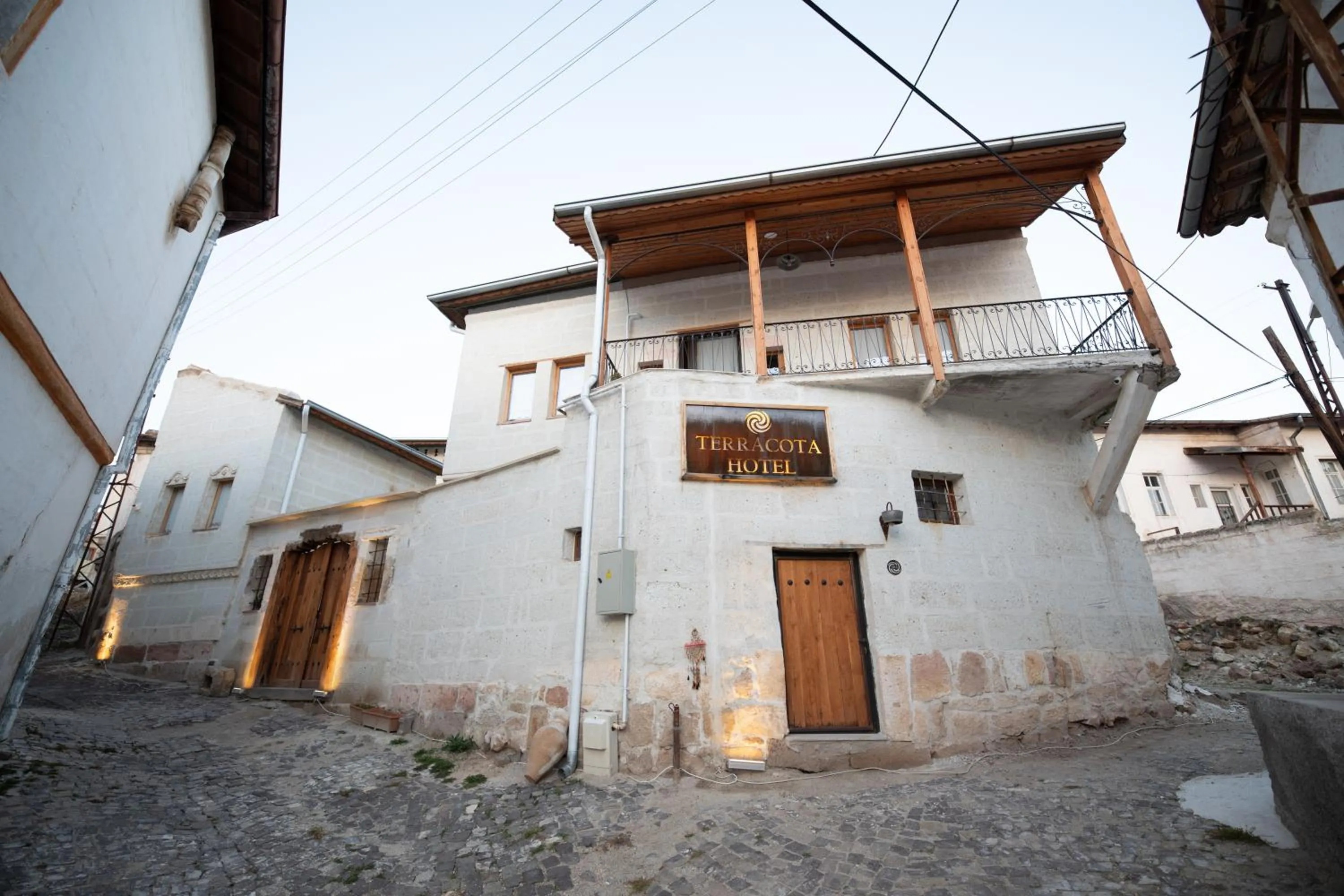 Facade/entrance in terracota hotel