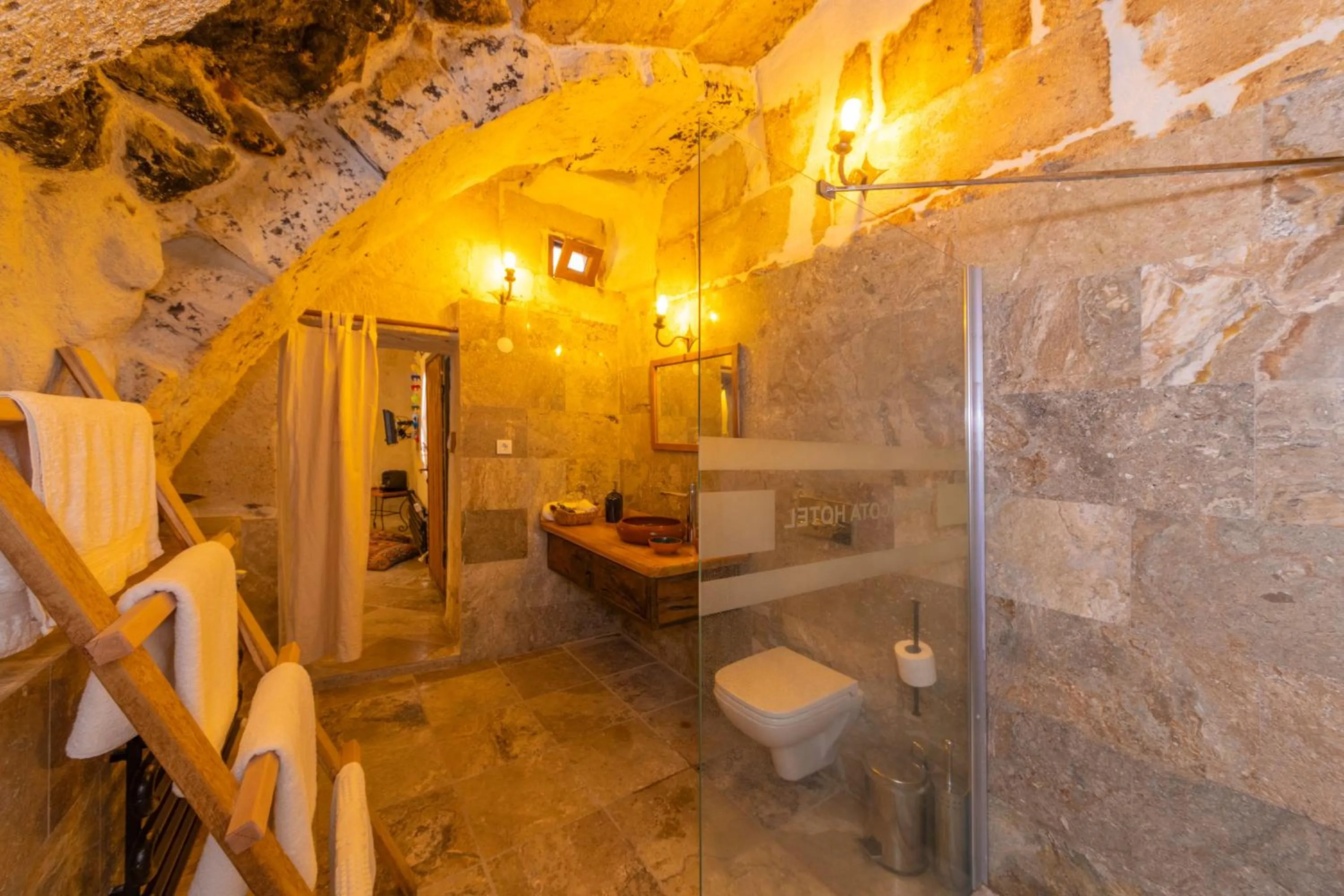 Massage in terracota hotel