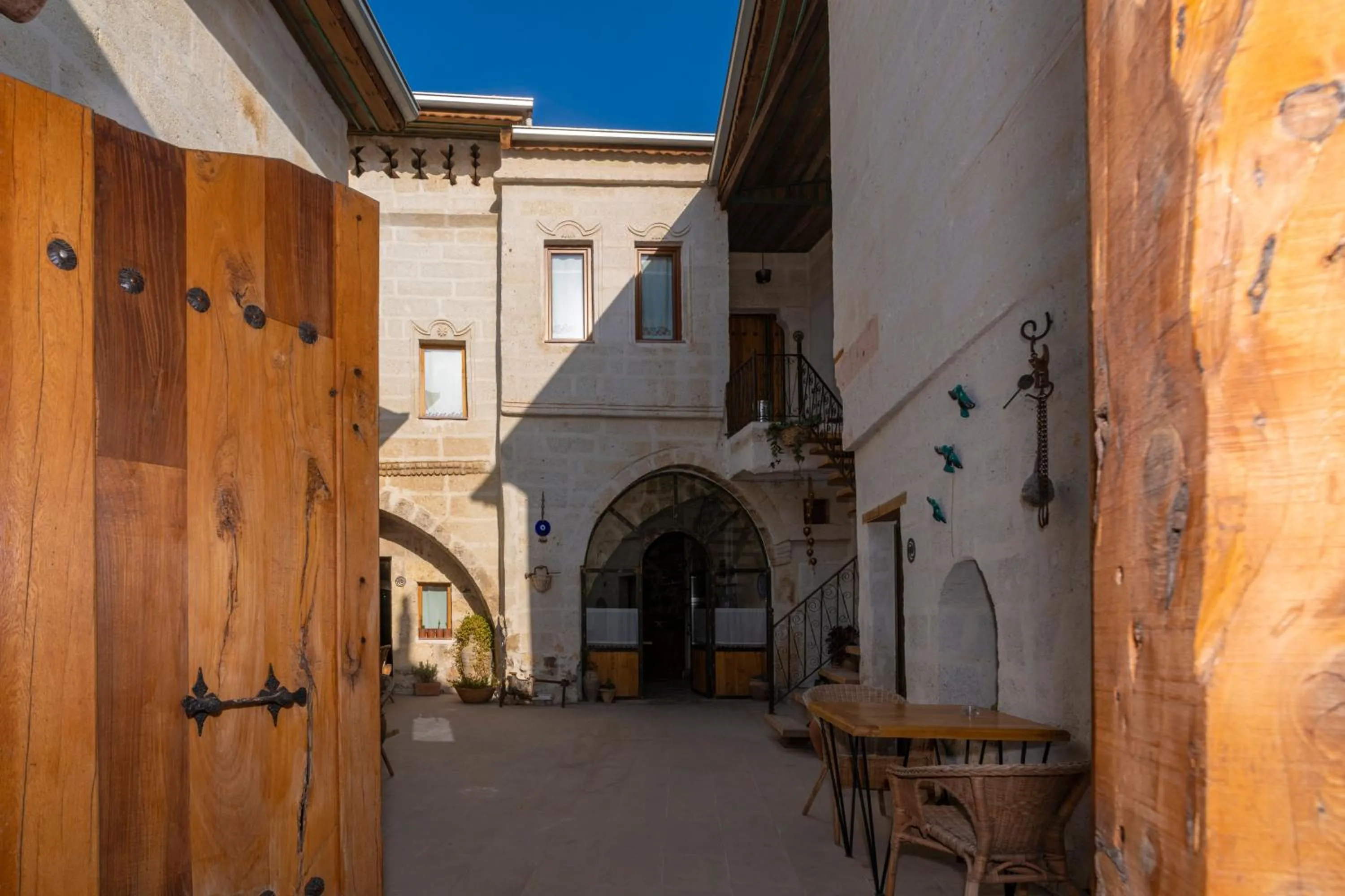Facade/entrance in terracota hotel