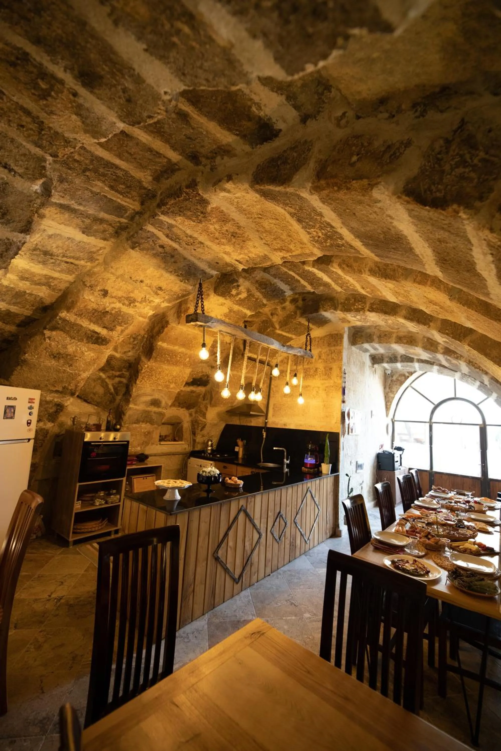 Restaurant/places to eat in terracota hotel