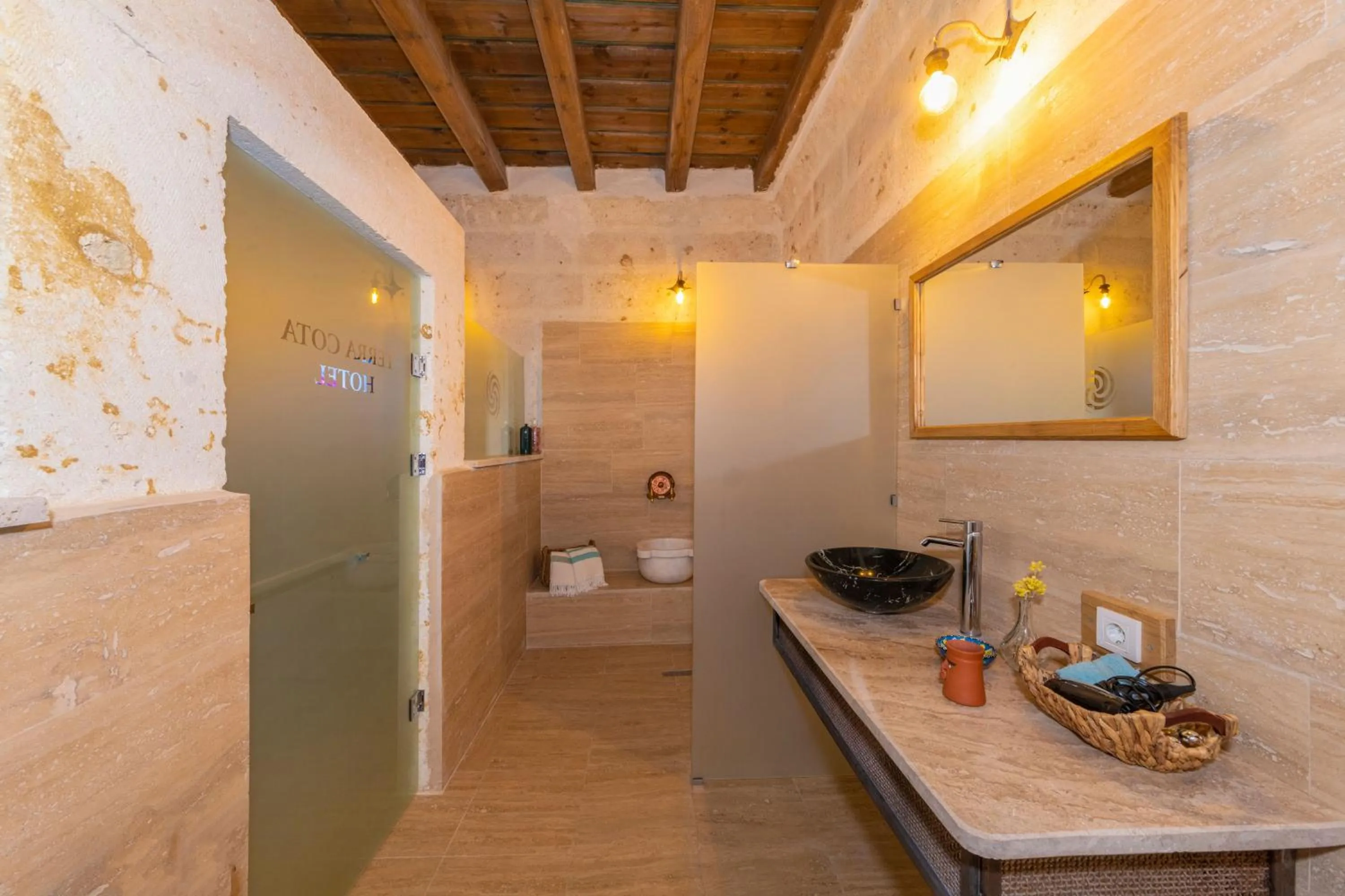 Massage in terracota hotel