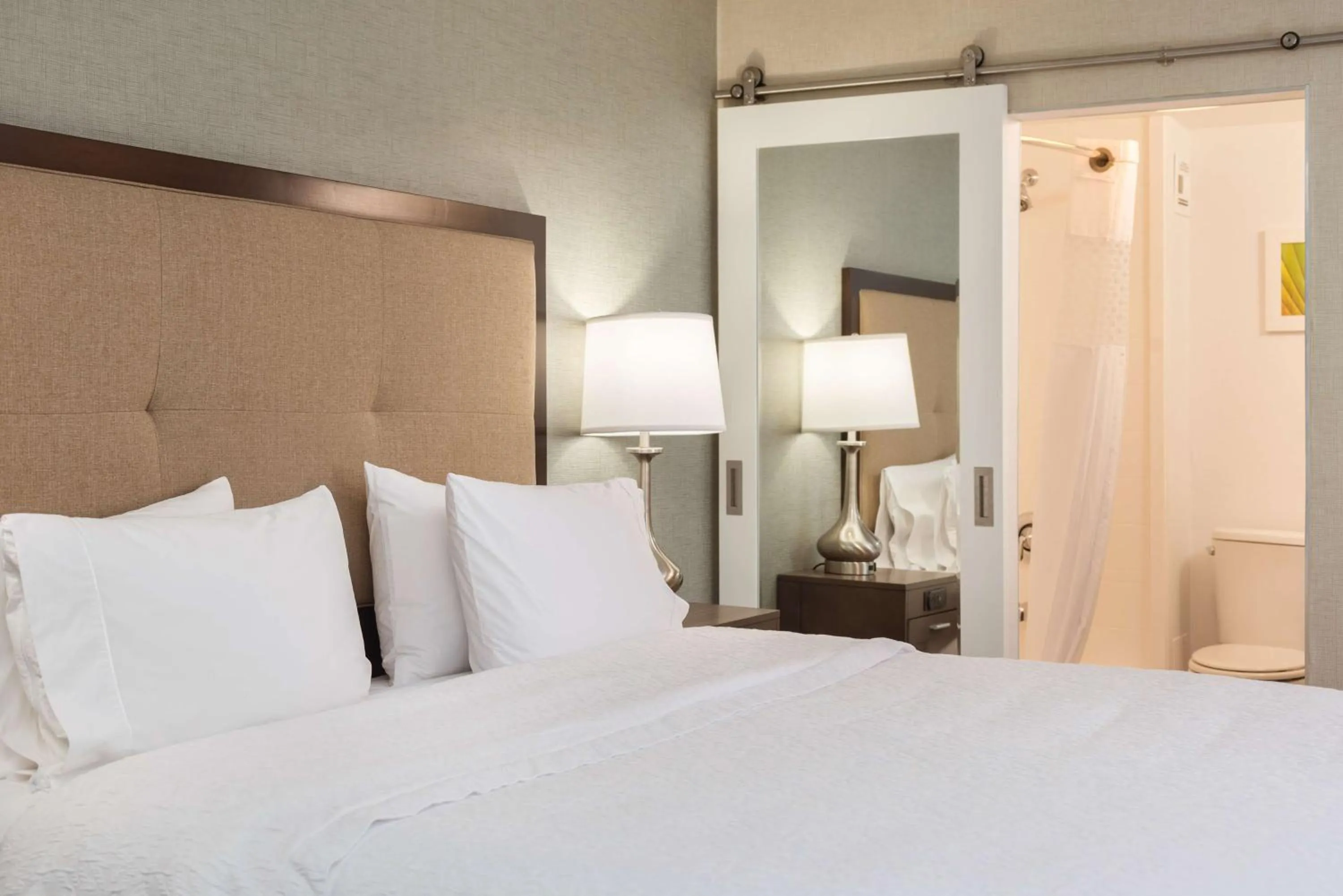 Bed in Hampton Inn Los Angeles-West Covina