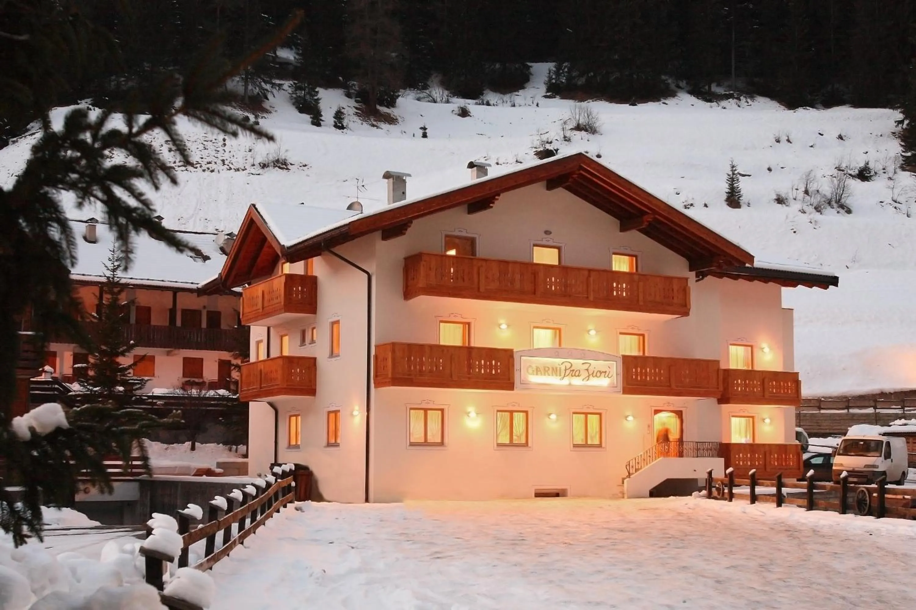 Facade/entrance in Garnì Prà Fiorì