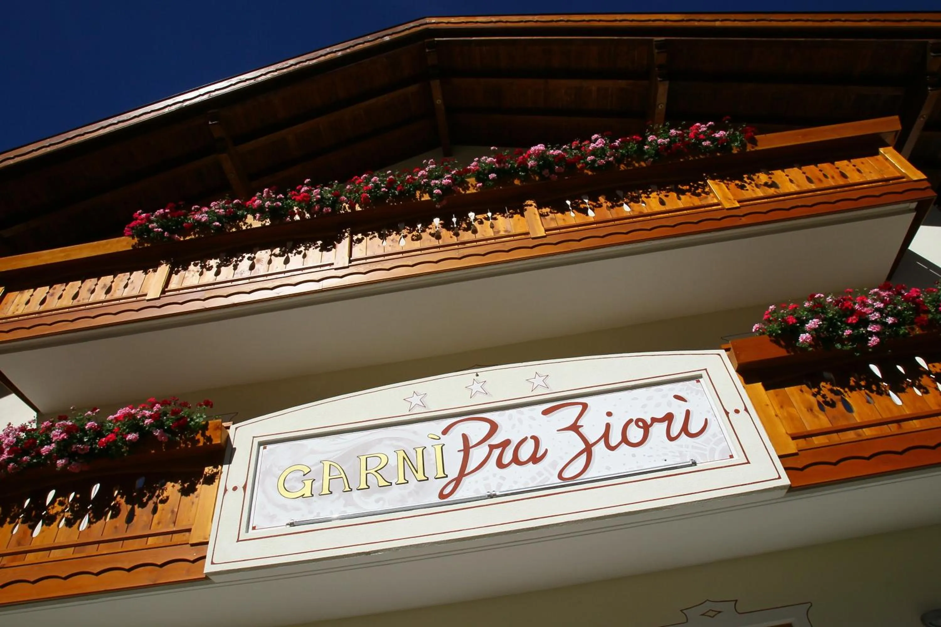 Facade/entrance in Garnì Prà Fiorì